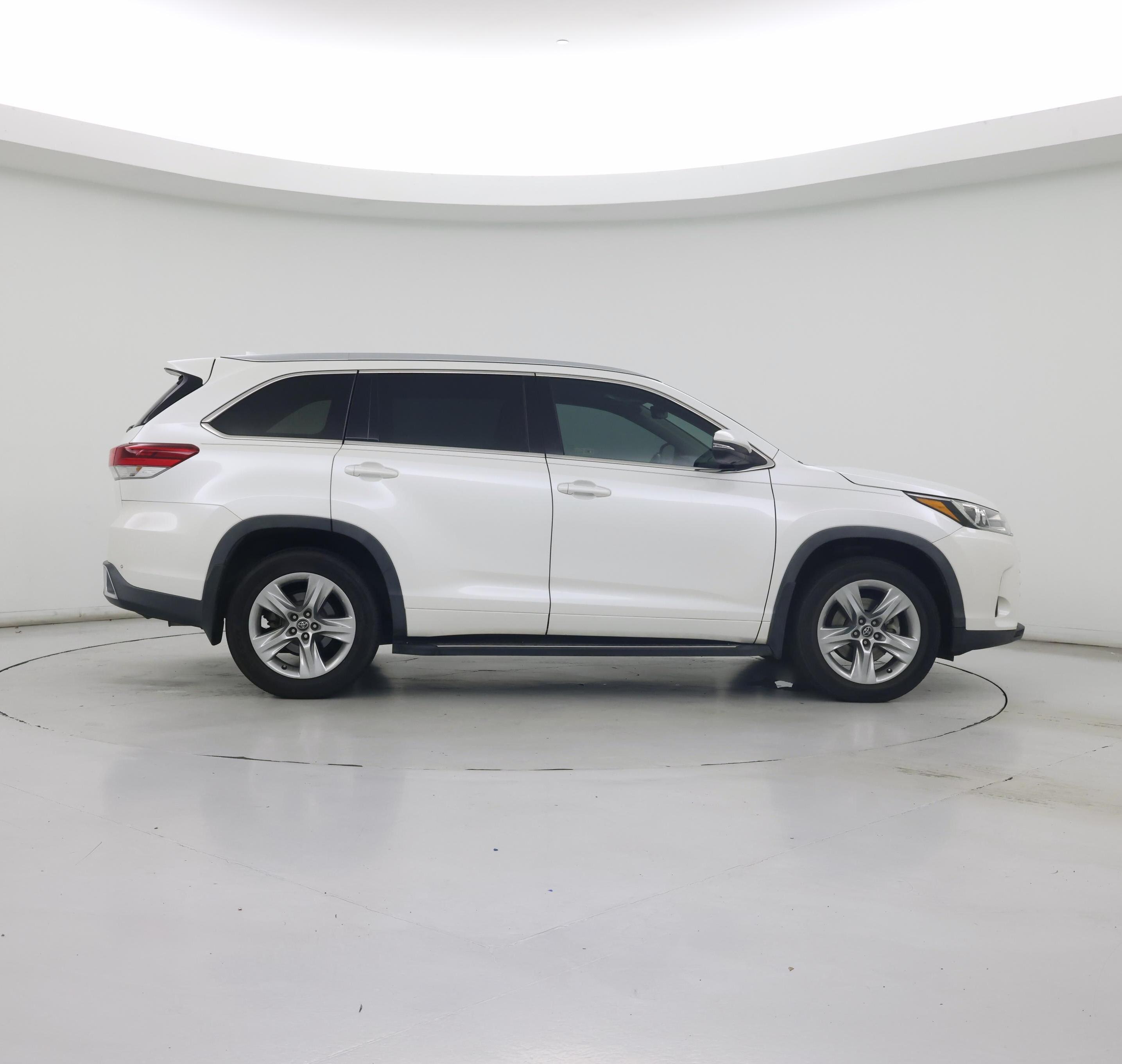 Thumbnail: 2018 Toyota Highlander - 7