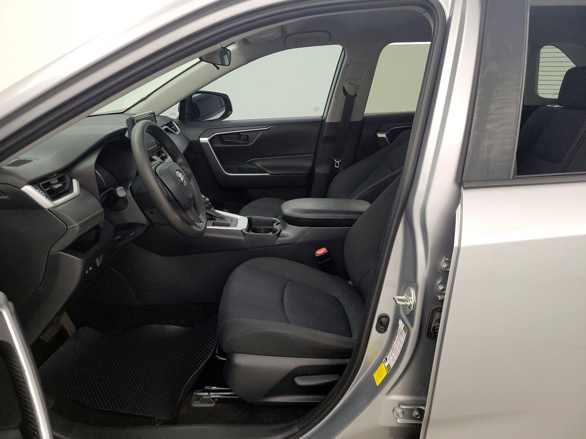 Thumbnail: 2019 Toyota RAV4 - 11