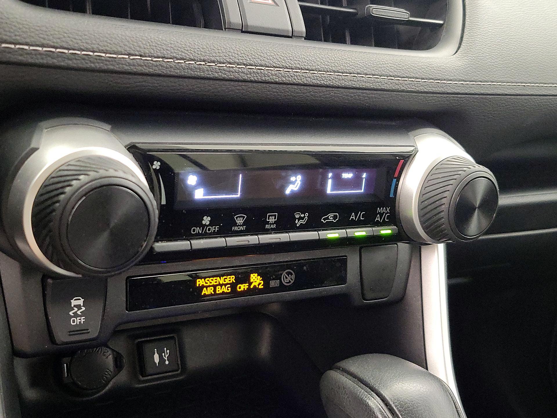 Thumbnail: 2019 Toyota RAV4 - 16