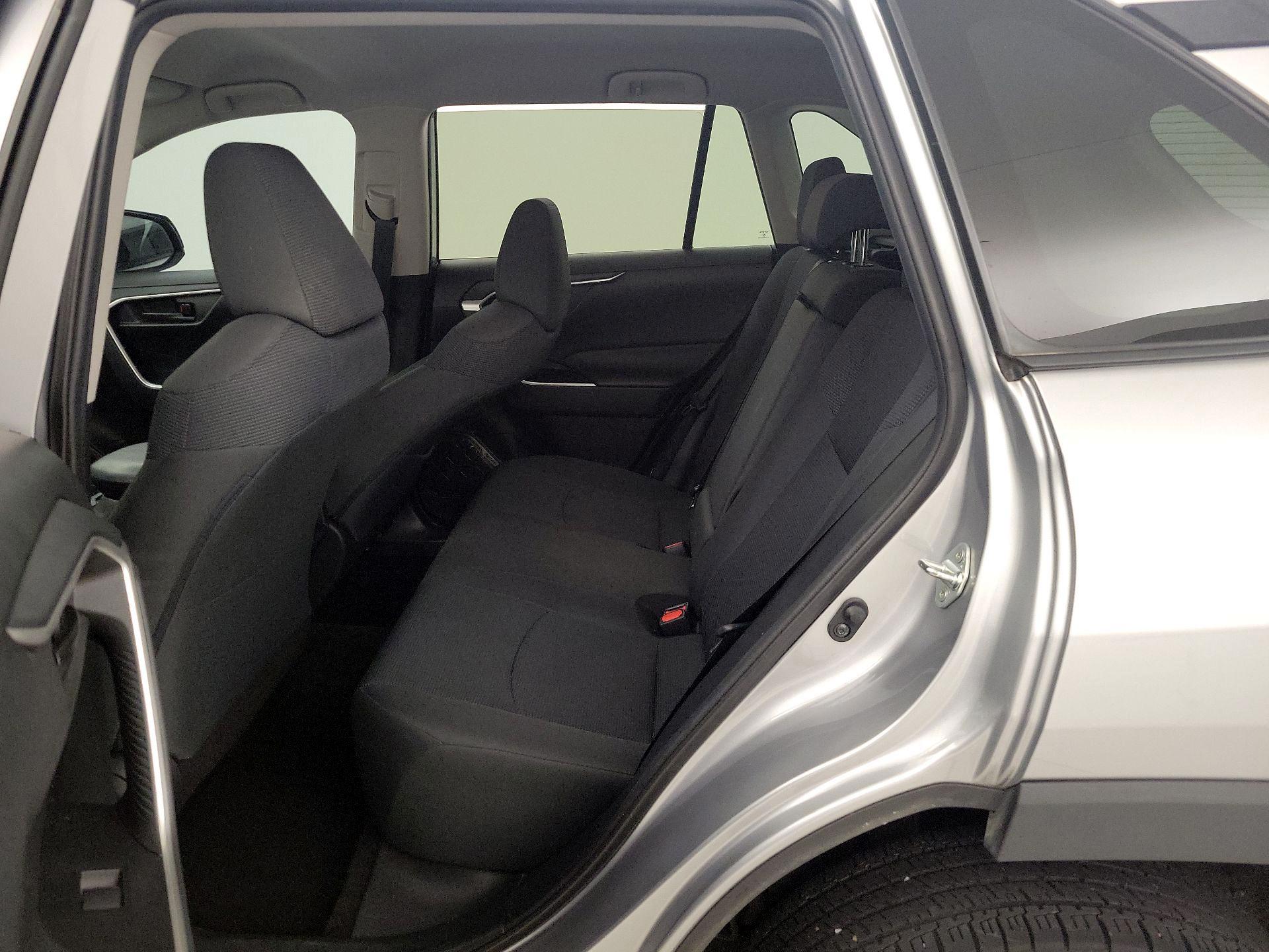 Thumbnail: 2019 Toyota RAV4 - 19