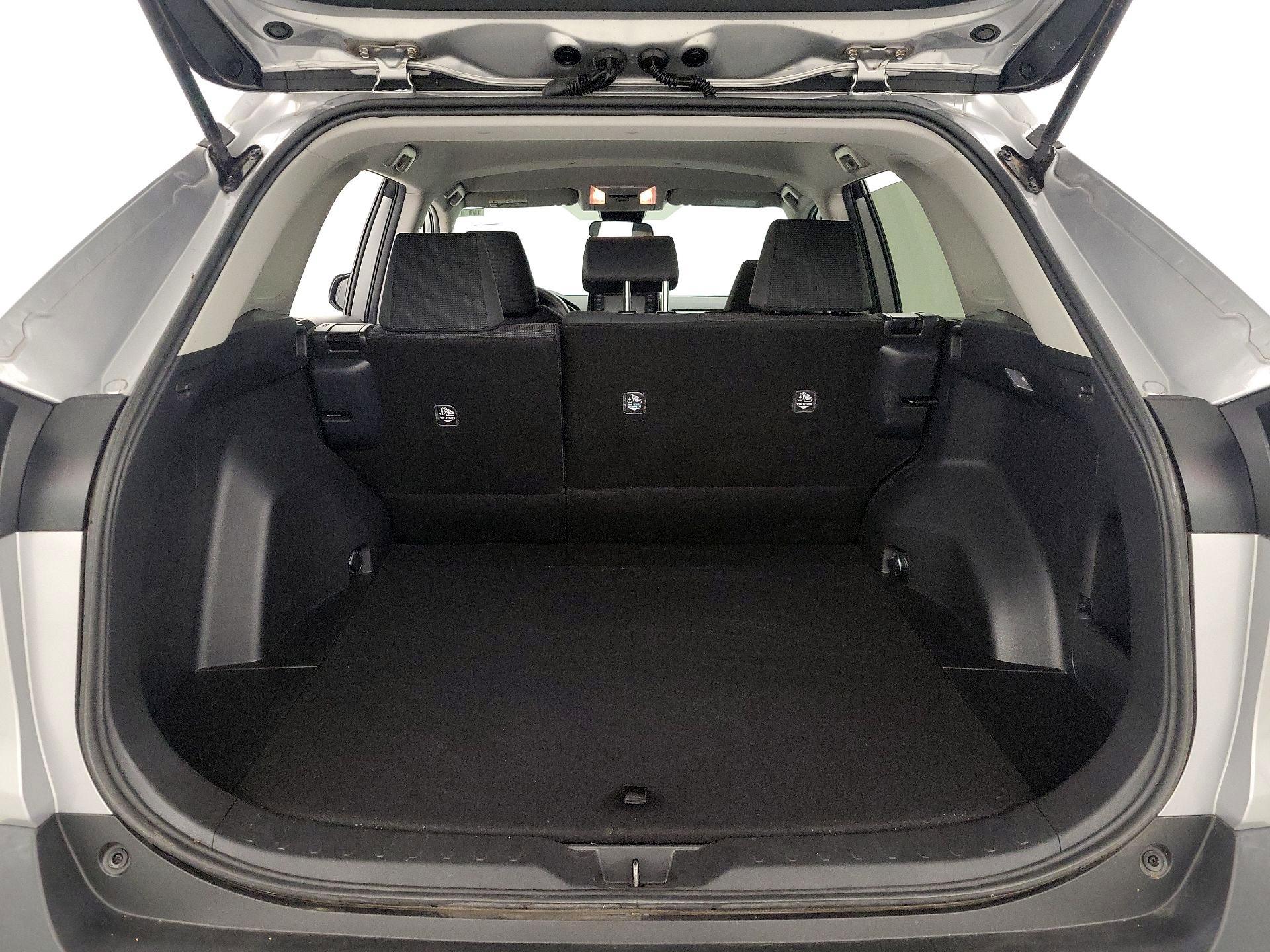 Thumbnail: 2019 Toyota RAV4 - 20