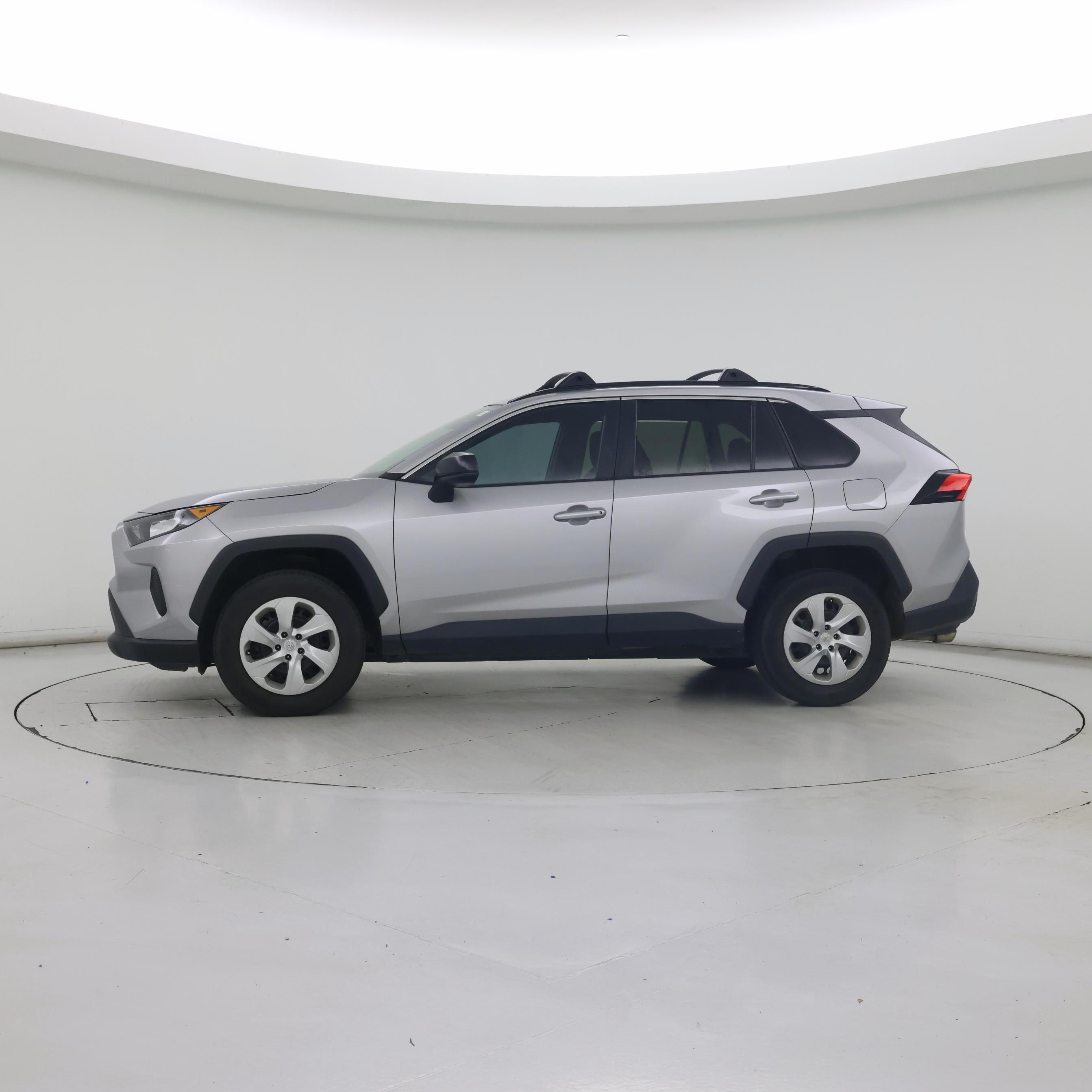 Thumbnail: 2019 Toyota RAV4 - 3