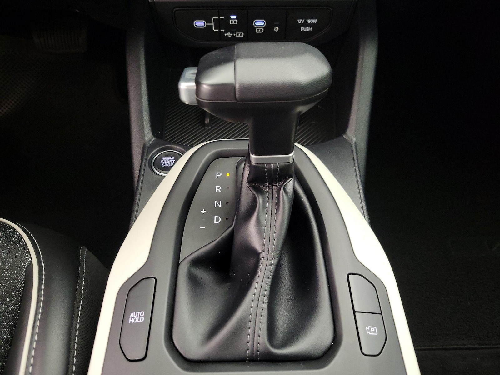 2025 Kia K4 GT-Line - Photo 18