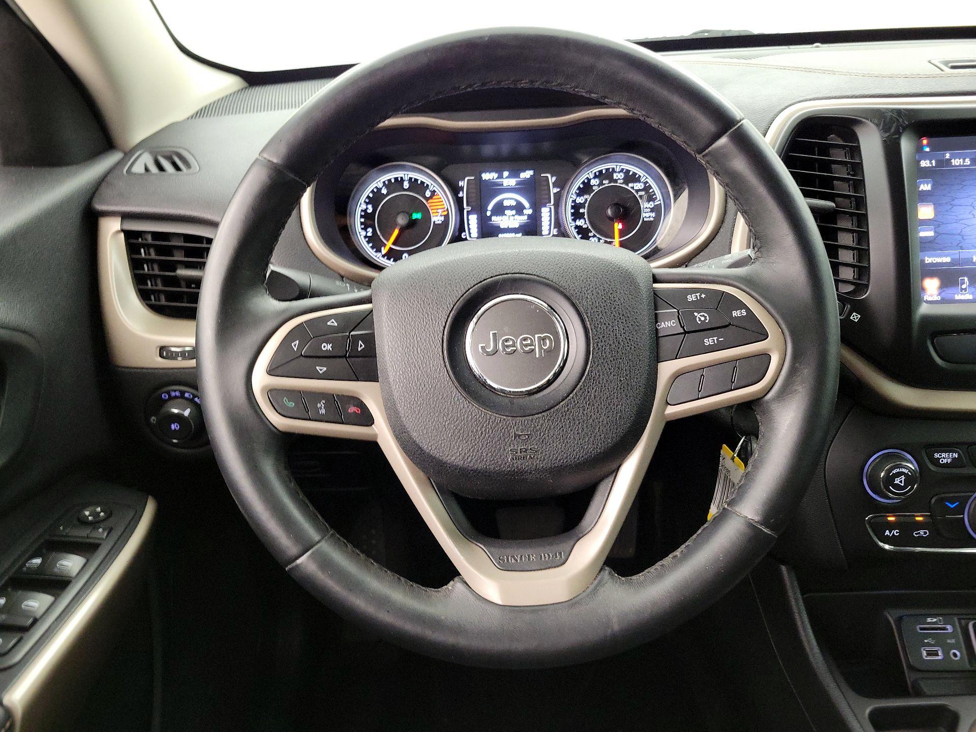 Thumbnail: 2017 Jeep Cherokee - 10