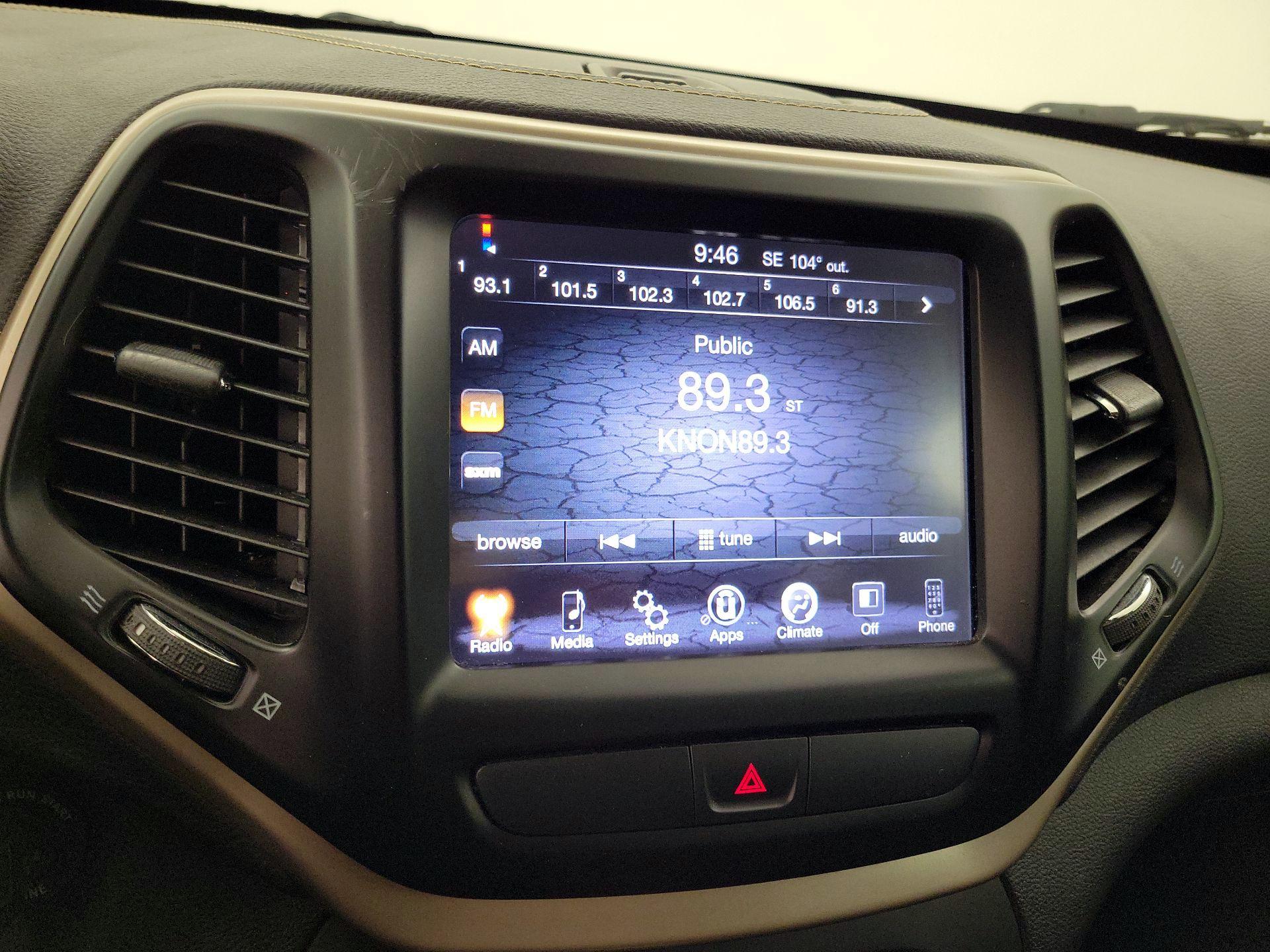 Thumbnail: 2017 Jeep Cherokee - 15