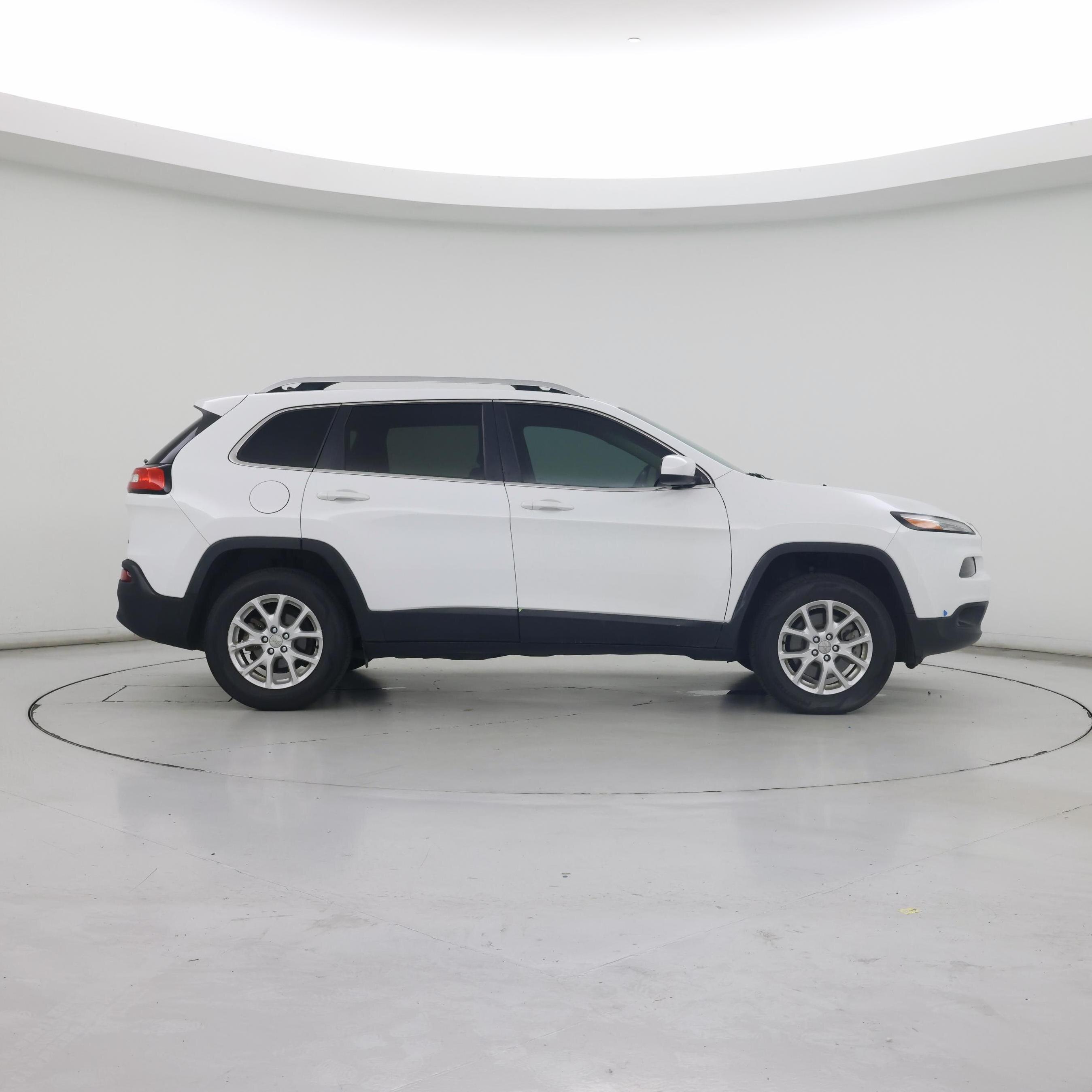 Thumbnail: 2017 Jeep Cherokee - 7