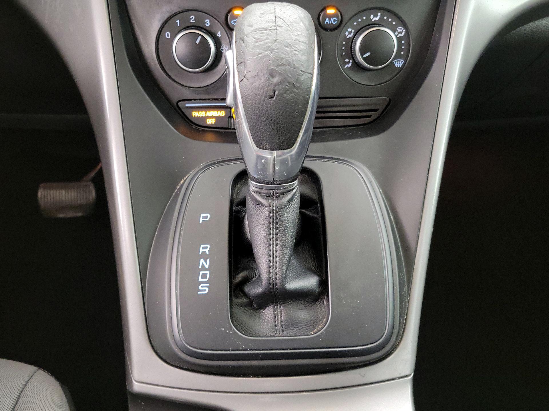 Thumbnail: 2015 Ford Escape - 16