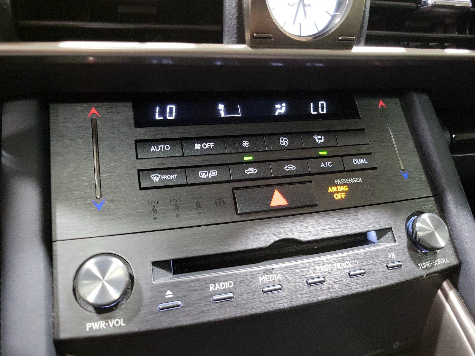 2019 Lexus IS 300 - Photo 17