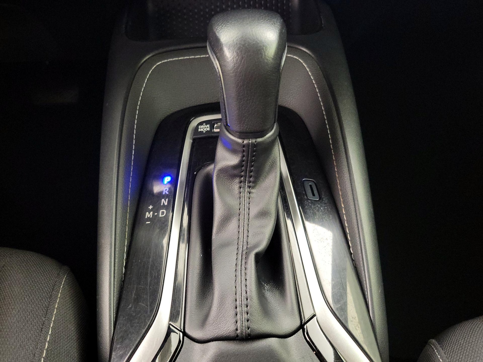 2023 Toyota Corolla Hatchback SE - Photo 18