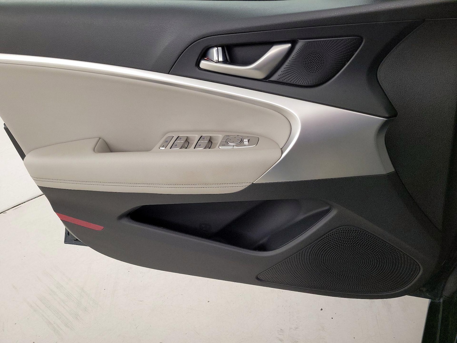 2023 GENESIS G70 Standard - Photo 13