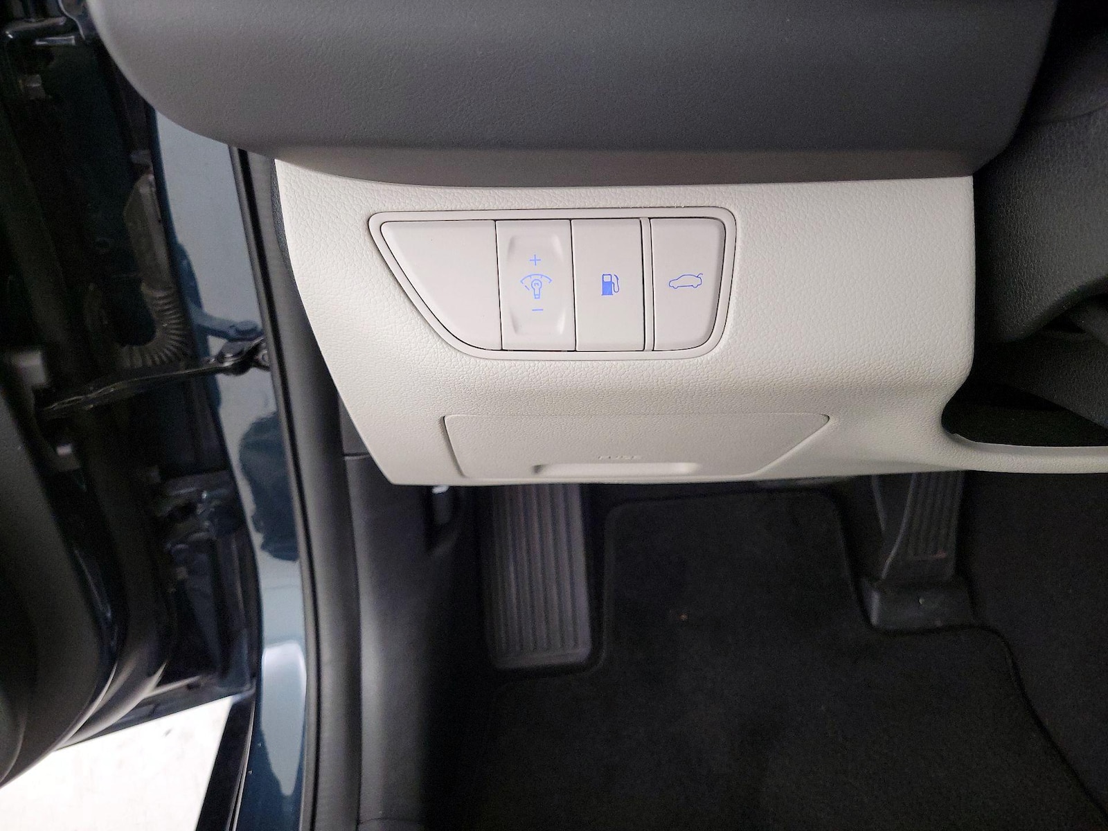2023 GENESIS G70 Standard - Photo 14