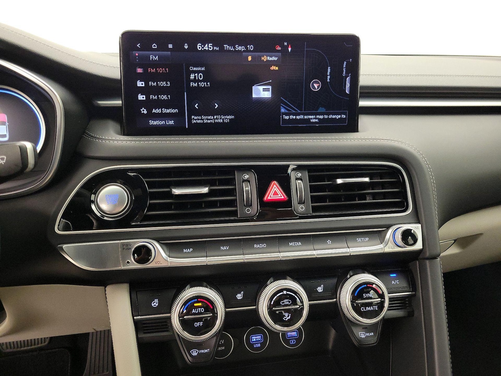 2023 GENESIS G70 Standard - Photo 17