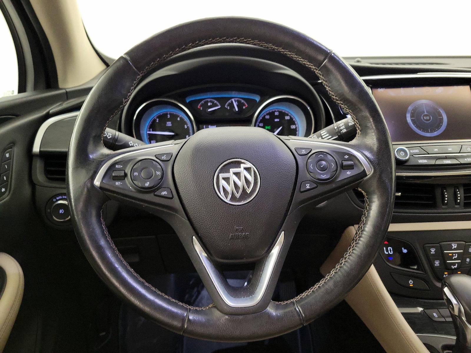 2017 Buick Envision Essence - Photo 11