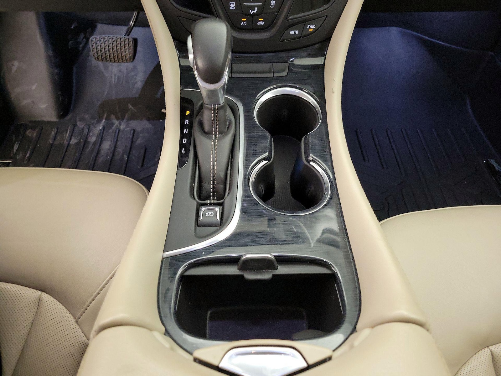 2017 Buick Envision Essence - Photo 19