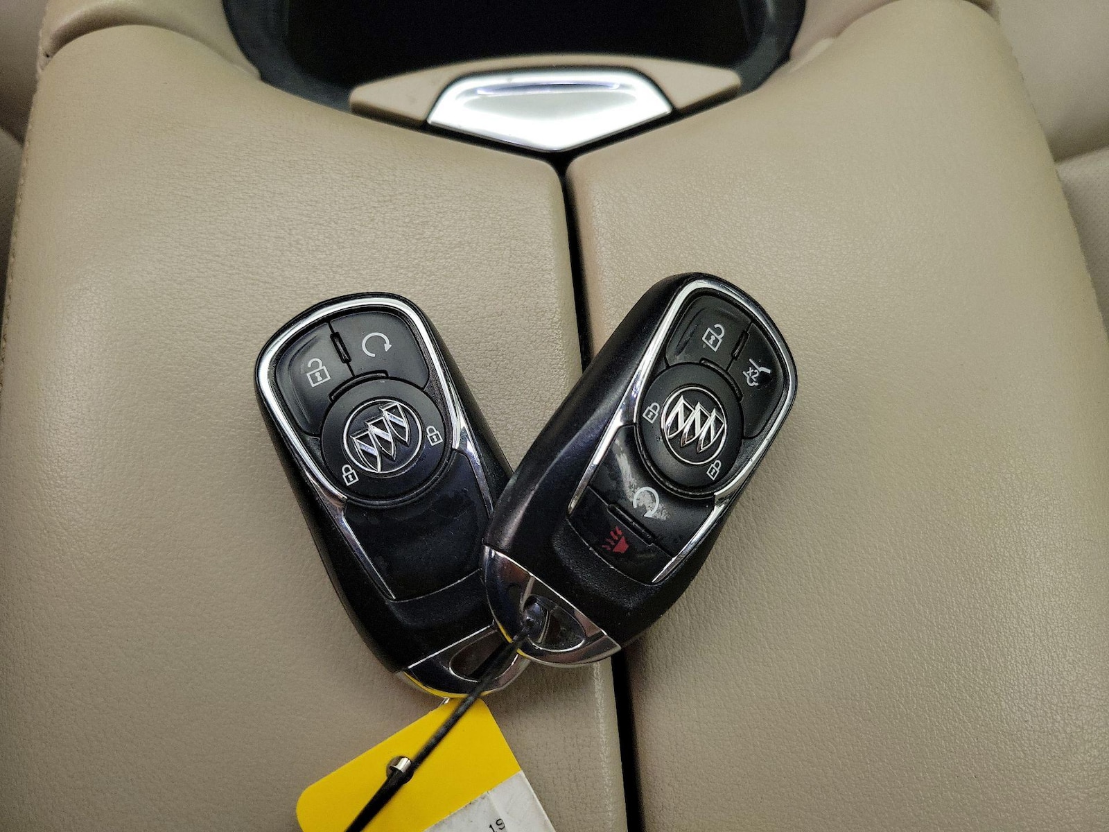 2017 Buick Envision Essence - Photo 23