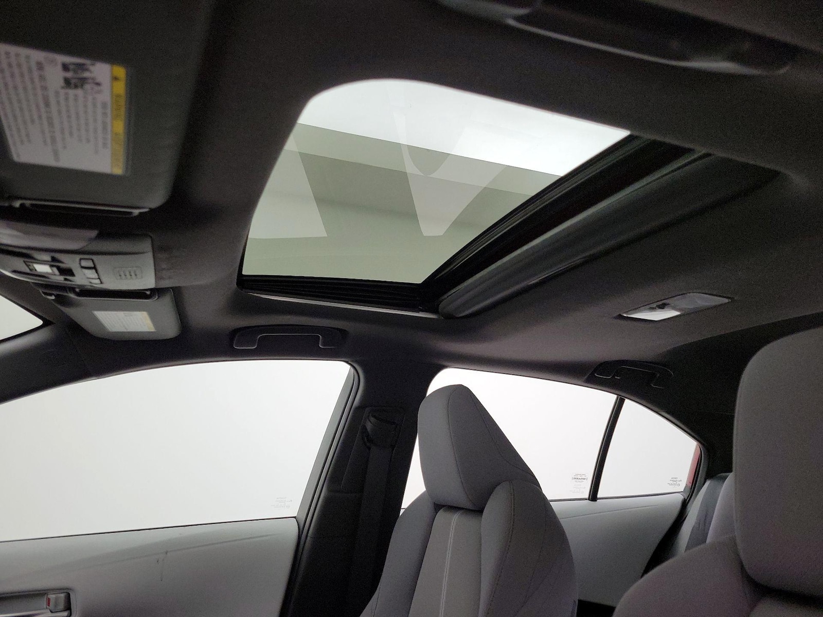 Sunroof(s) & Overhead Airbags