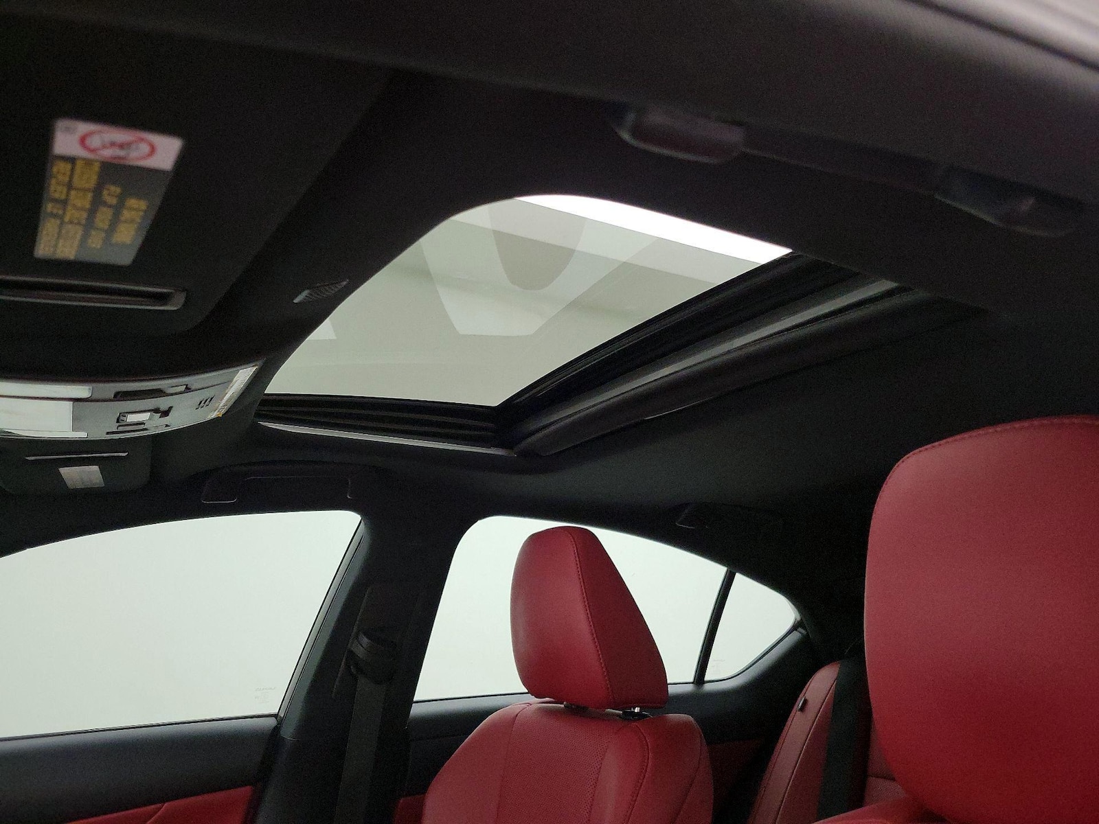Sunroof(s) & Overhead Airbags