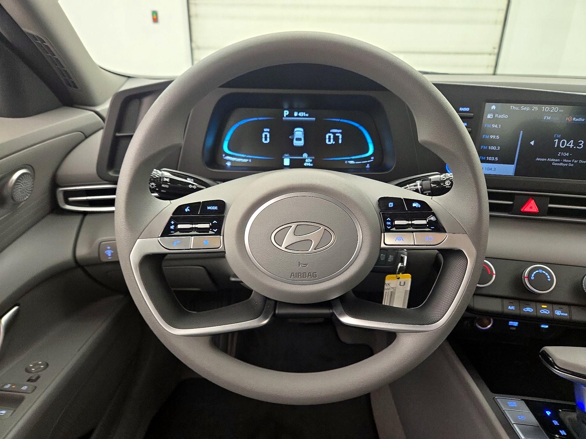 Thumbnail: 2025 Hyundai Elantra - 10