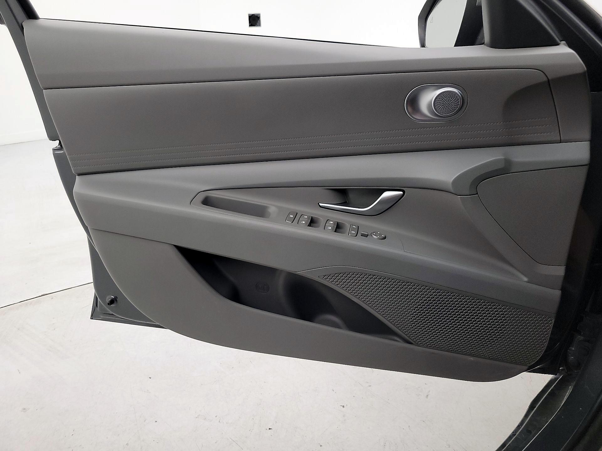 Thumbnail: 2025 Hyundai Elantra - 12