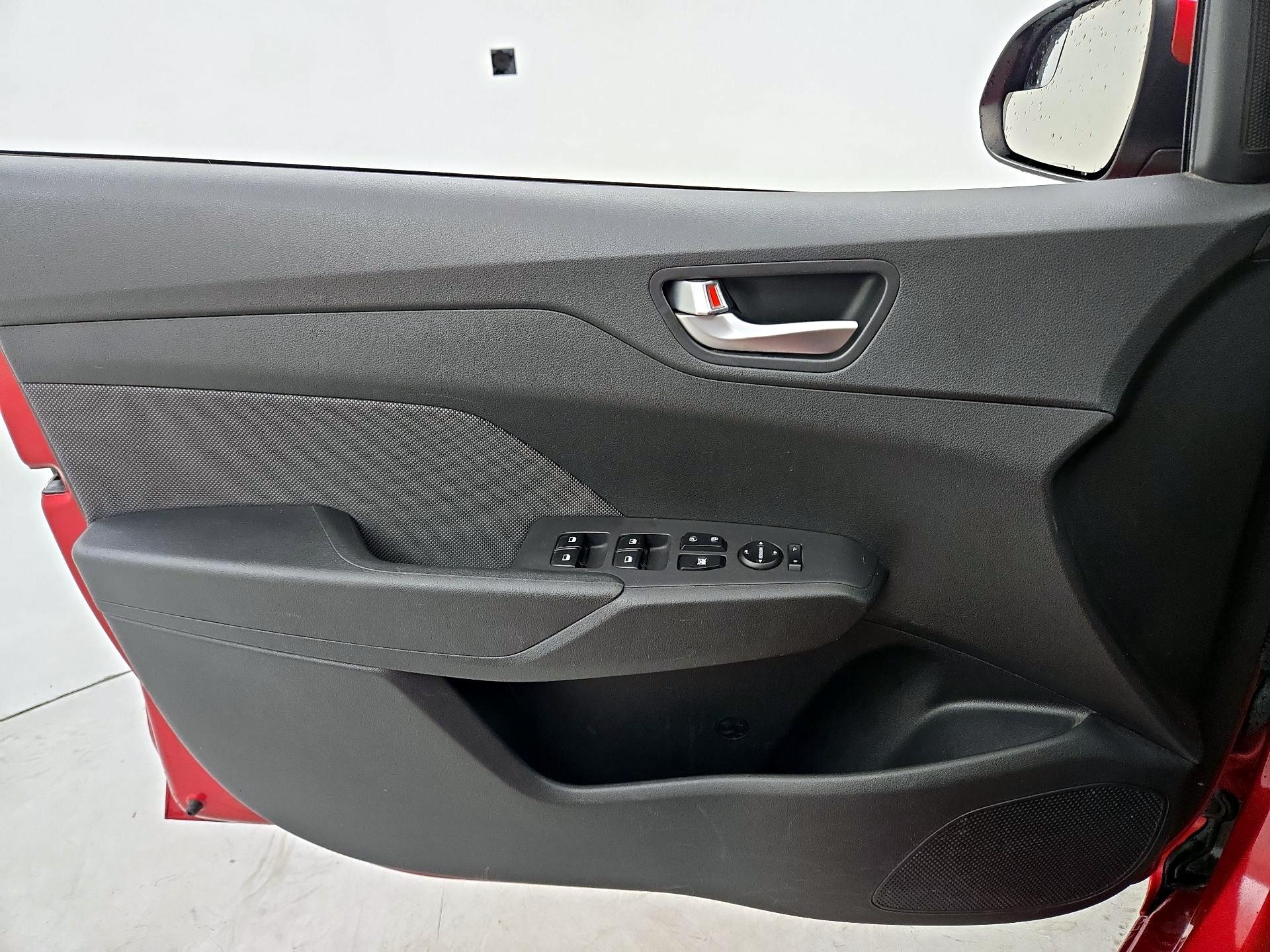 Thumbnail: 2018 Hyundai Accent - 12