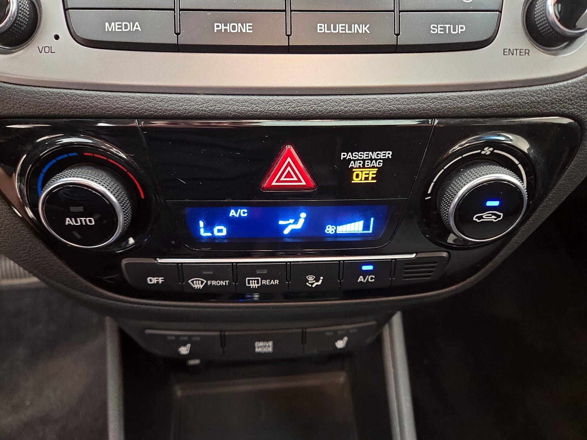 Thumbnail: 2018 Hyundai Accent - 16