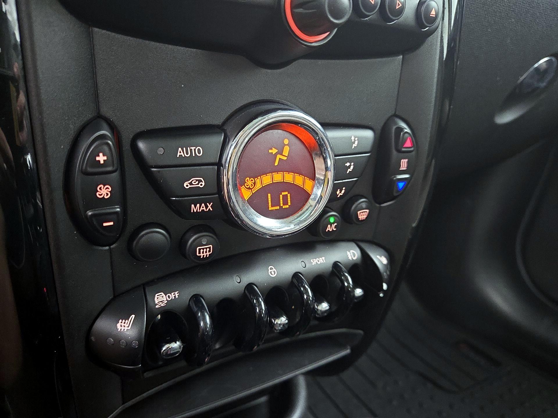 Thumbnail: 2016 MINI Cooper Countryman - 15