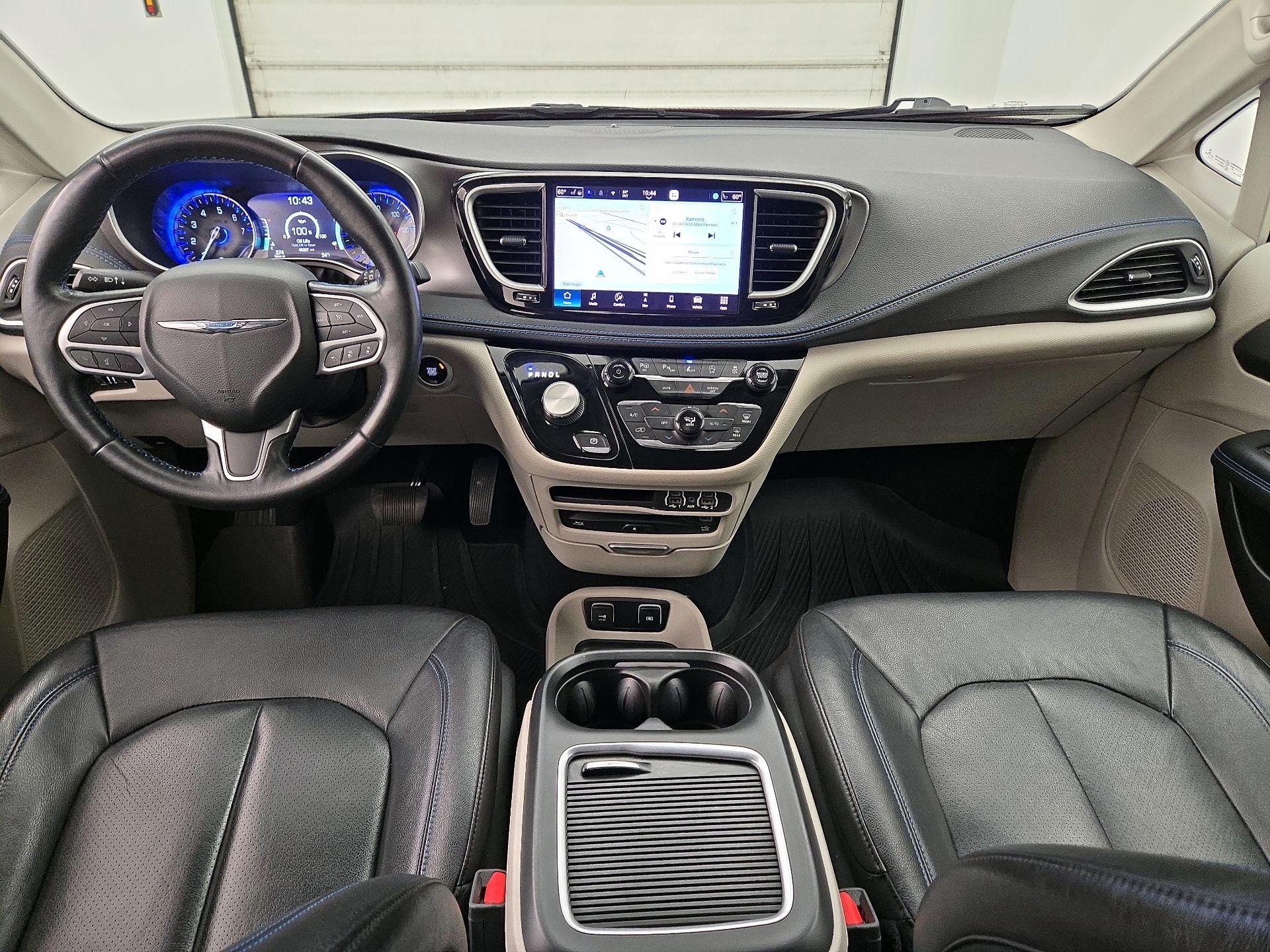 Thumbnail: 2021 Chrysler Pacifica - 9