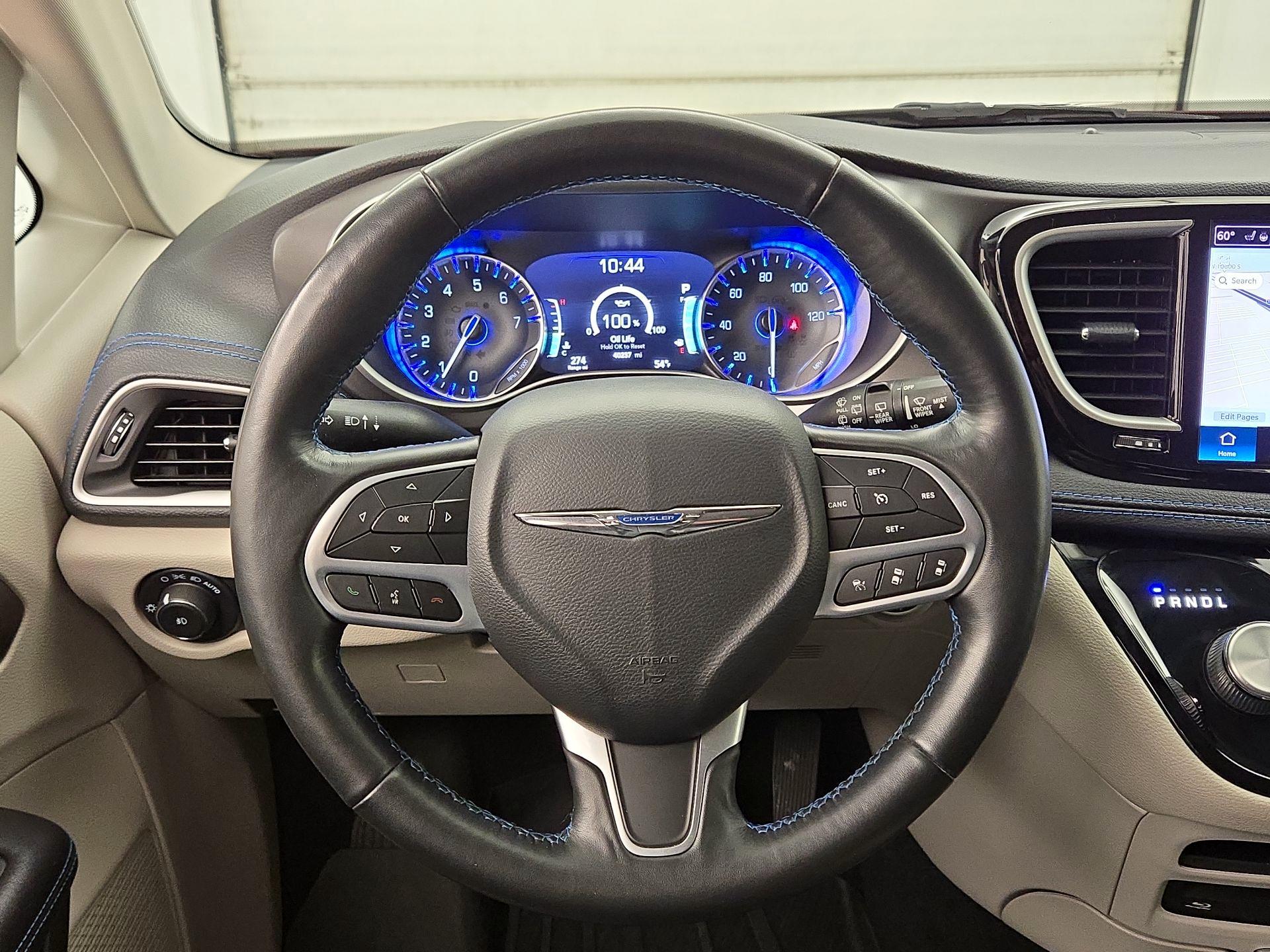 Thumbnail: 2021 Chrysler Pacifica - 10