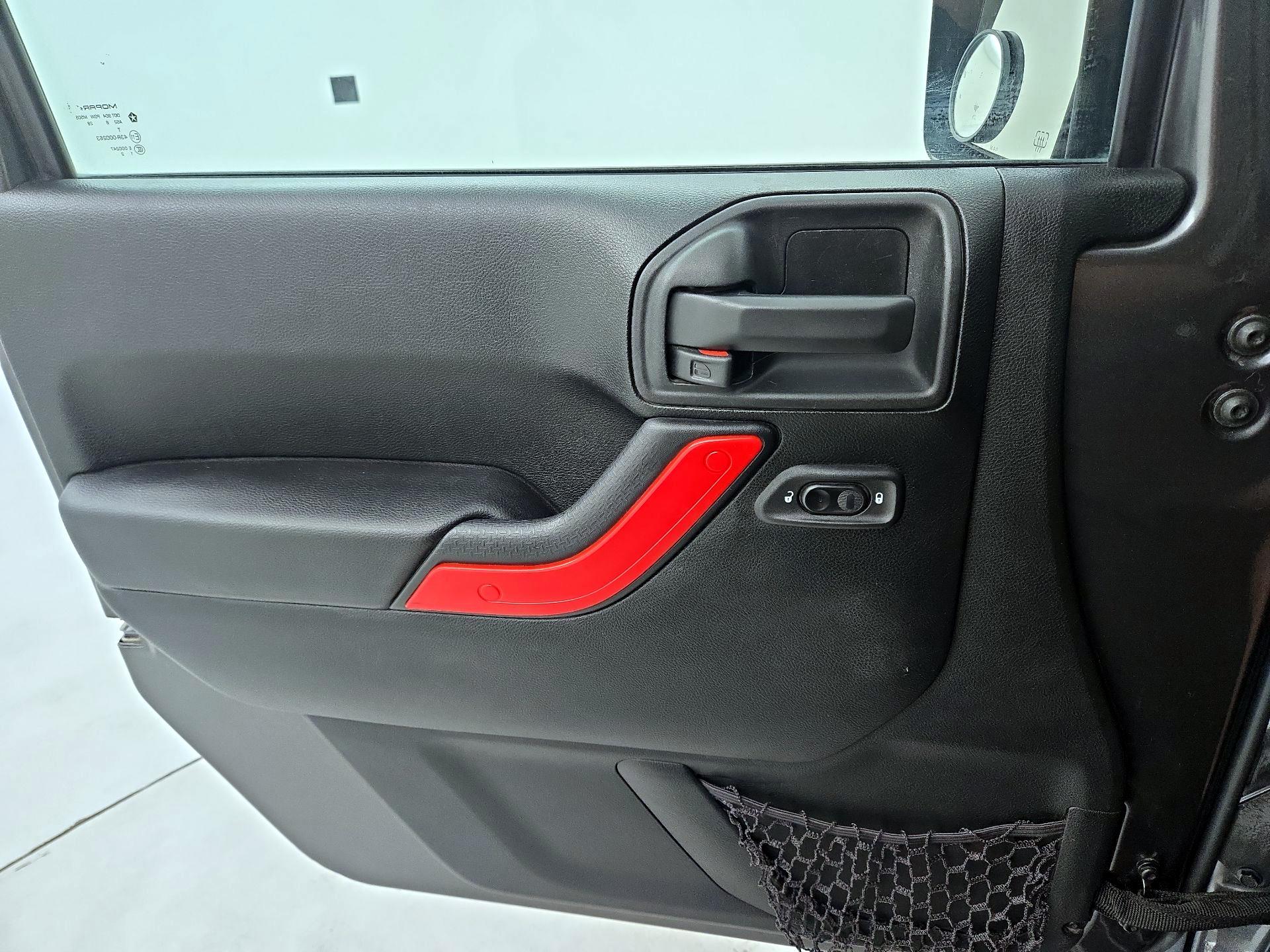 Thumbnail: 2018 Jeep Wrangler - 12
