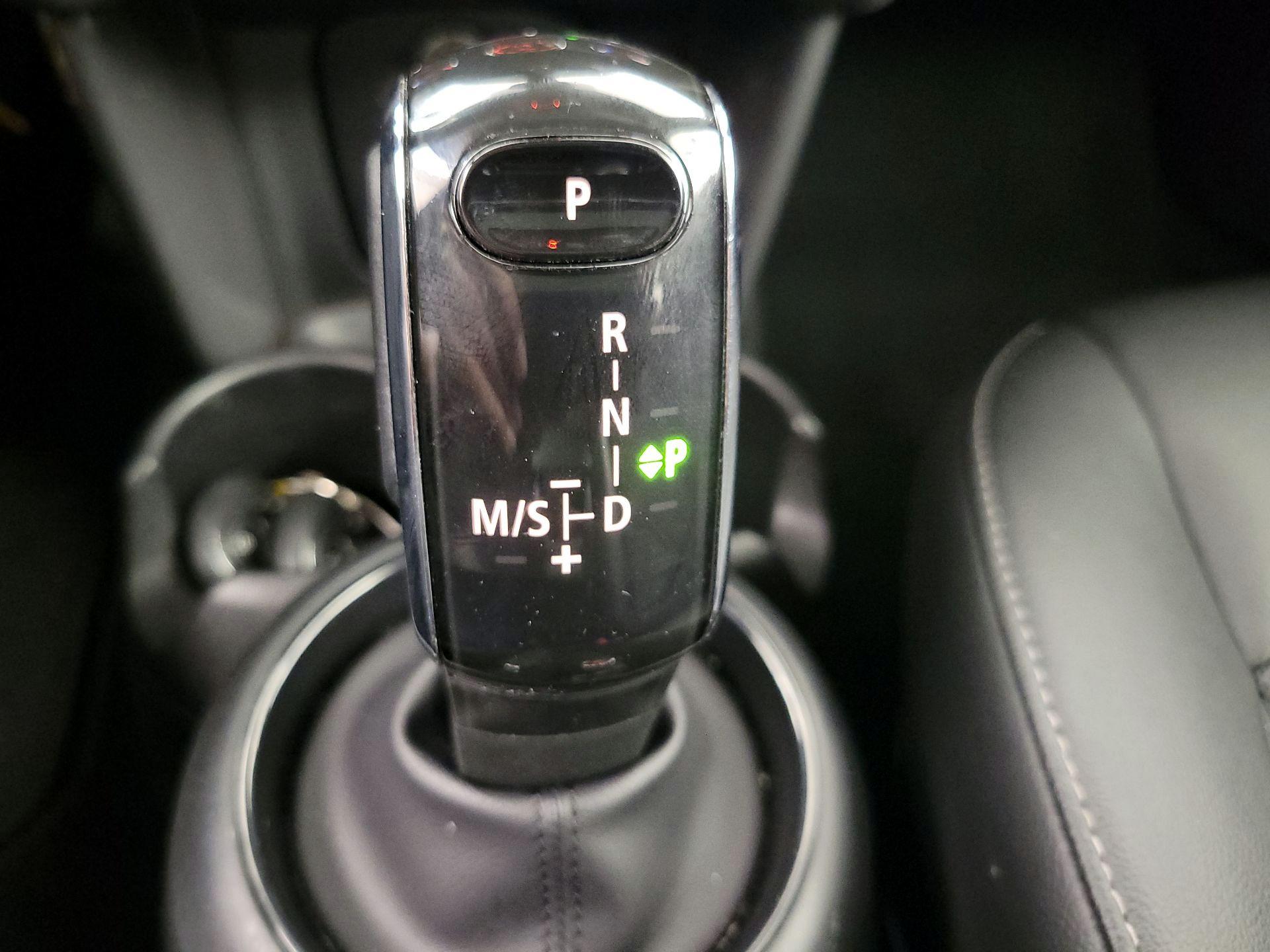 Thumbnail: 2021 MINI Cooper Hardtop - 17