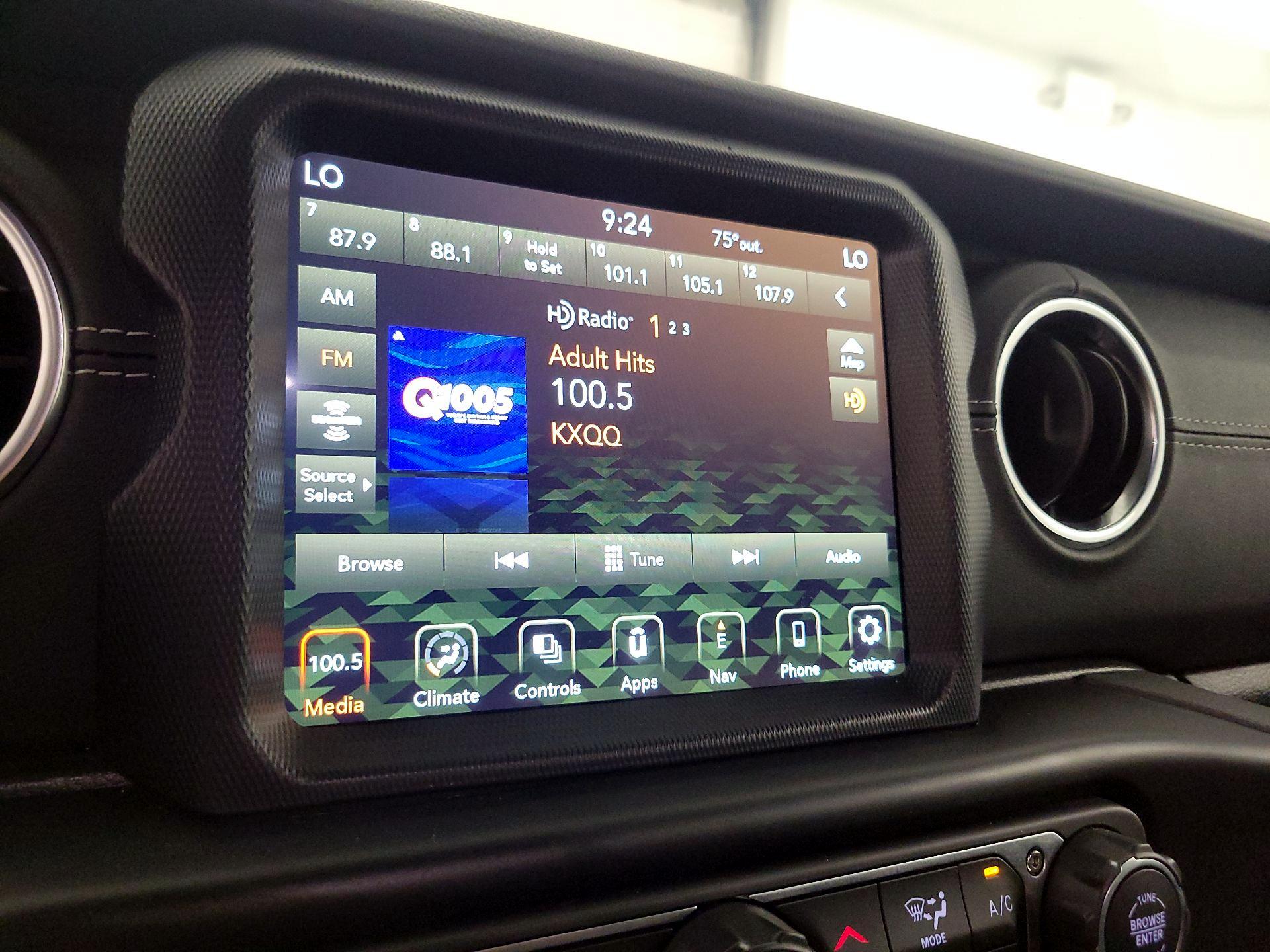 Thumbnail: 2022 Jeep Wrangler - 16