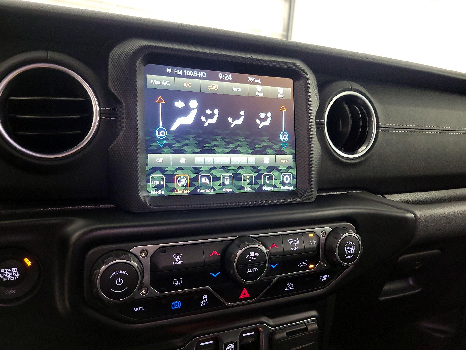 Thumbnail: 2022 Jeep Wrangler - 17