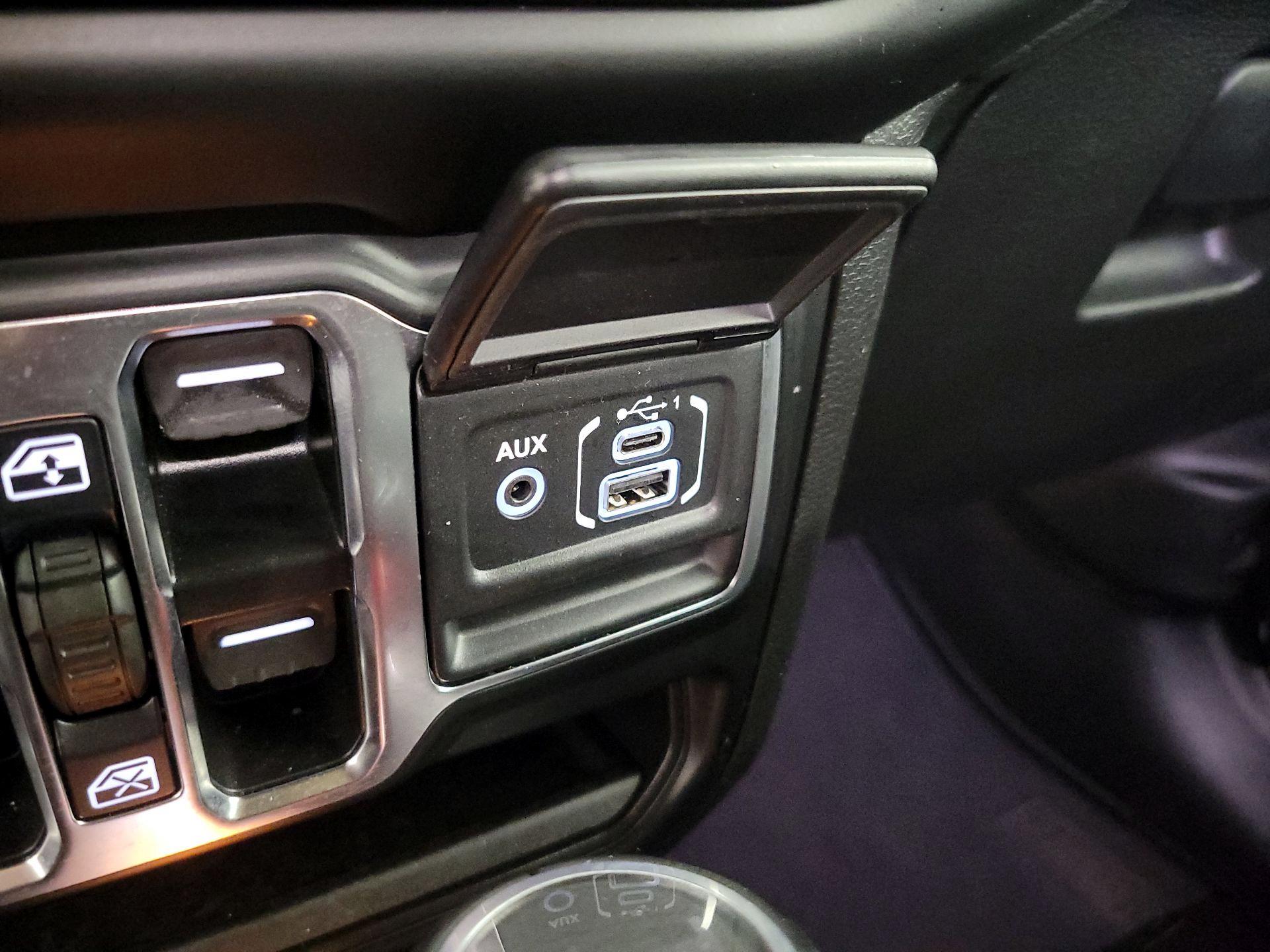 Thumbnail: 2022 Jeep Wrangler - 19