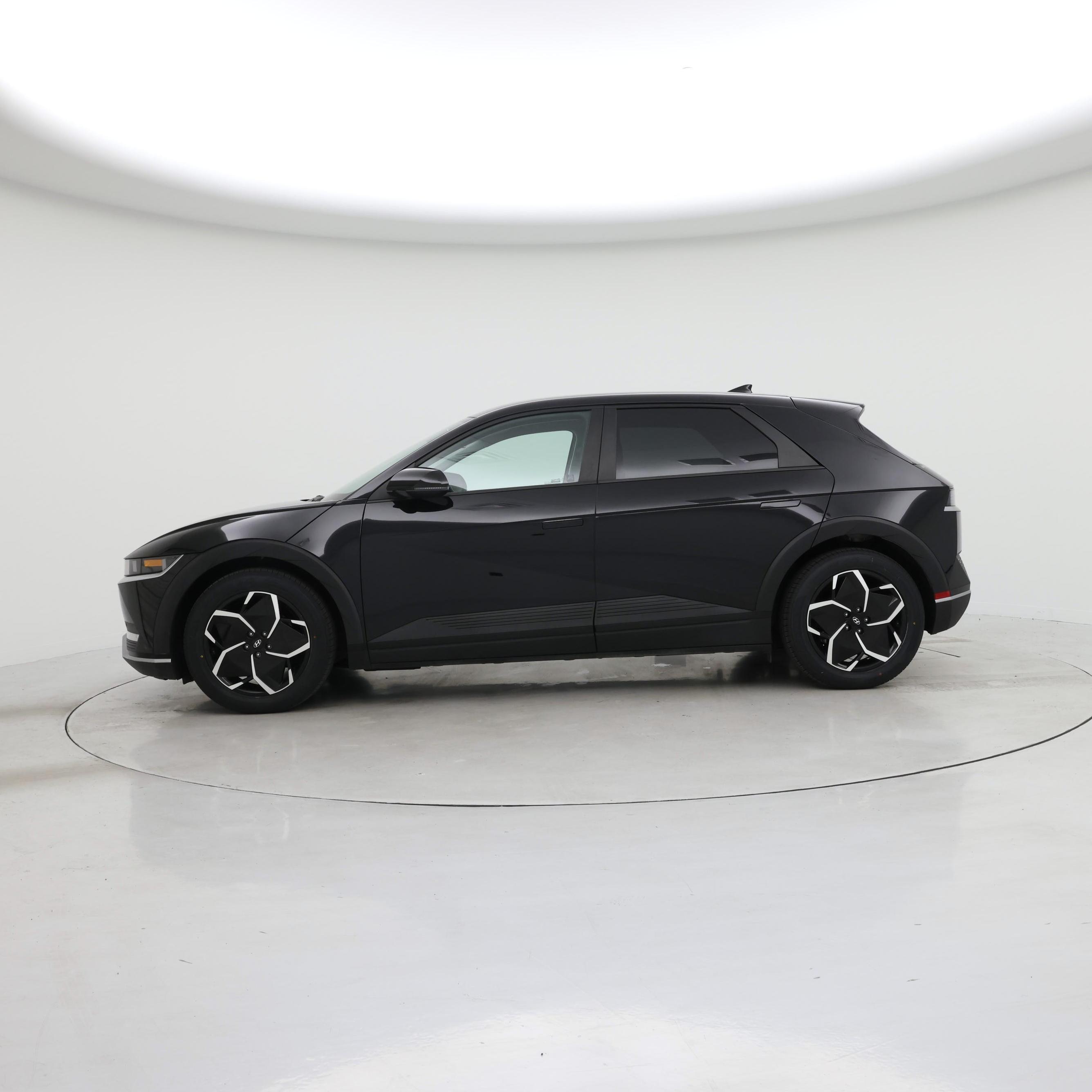 Thumbnail: 2023 Hyundai Ioniq 5 - 3