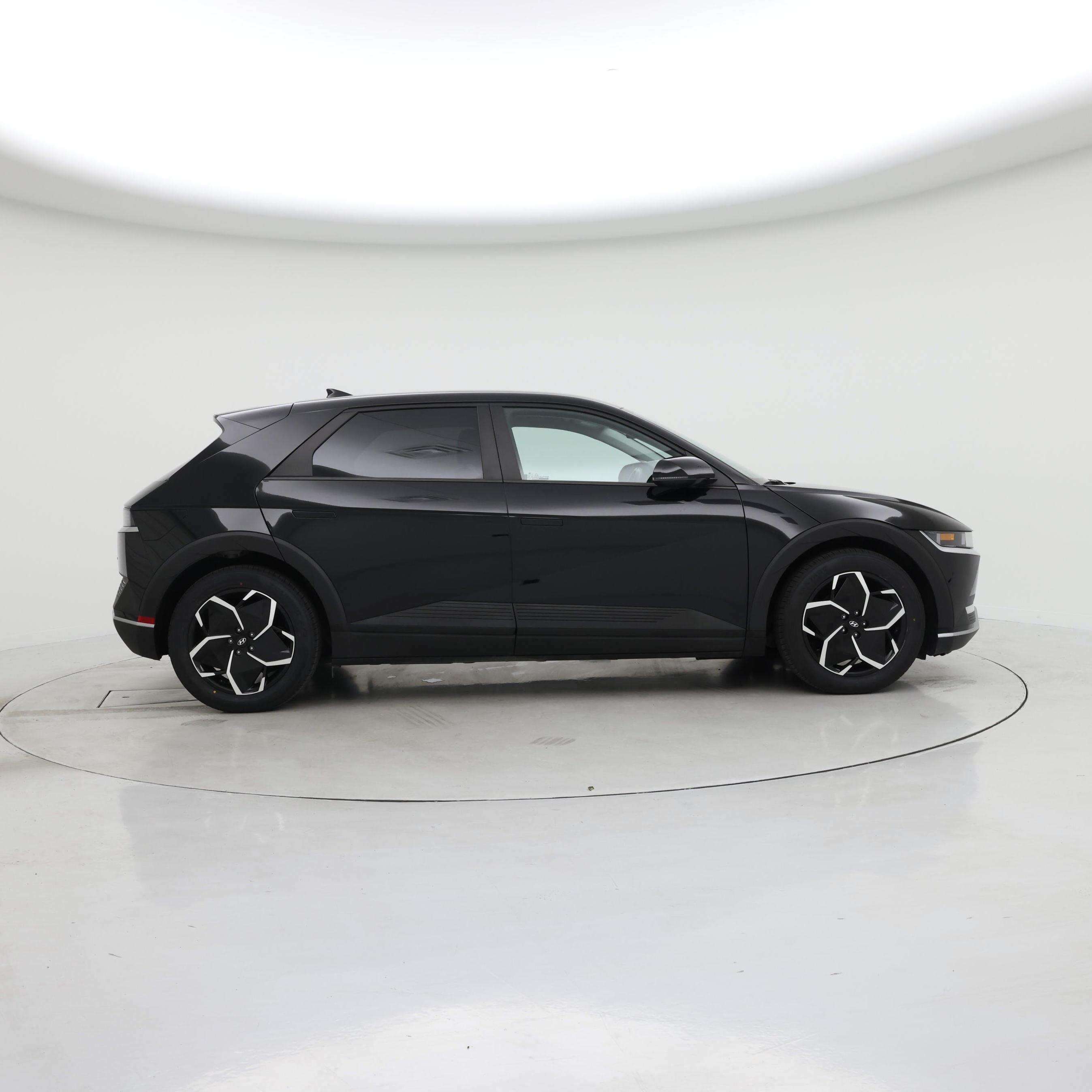 Thumbnail: 2023 Hyundai Ioniq 5 - 7