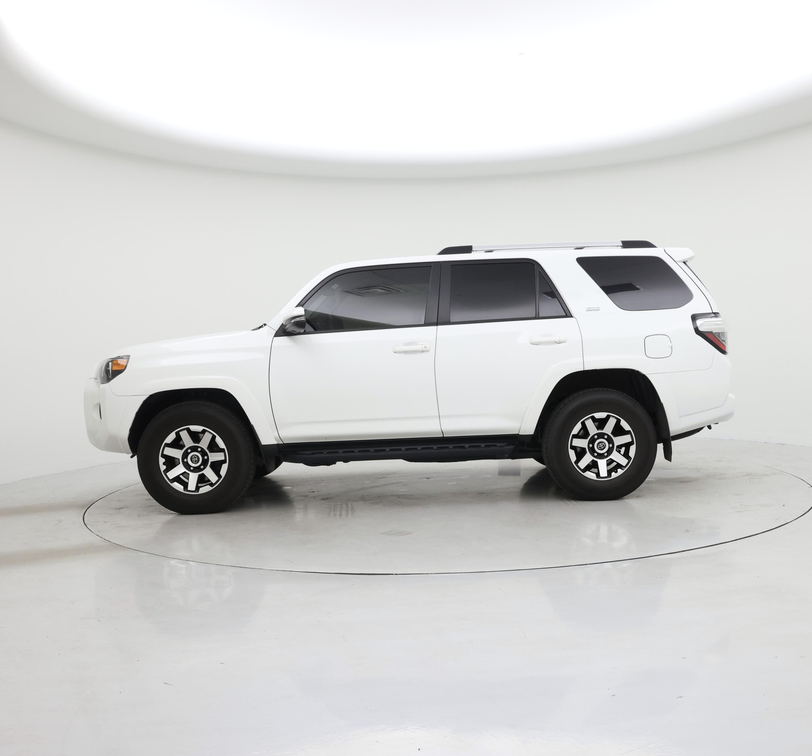 Thumbnail: 2021 Toyota 4Runner - 3