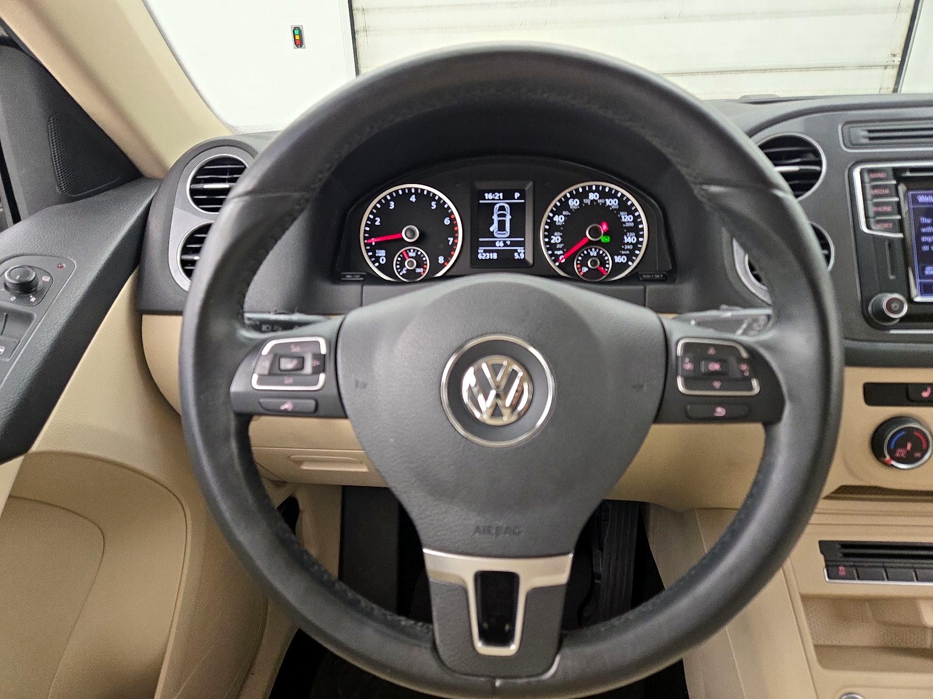 Thumbnail: 2017 Volkswagen Tiguan - 10