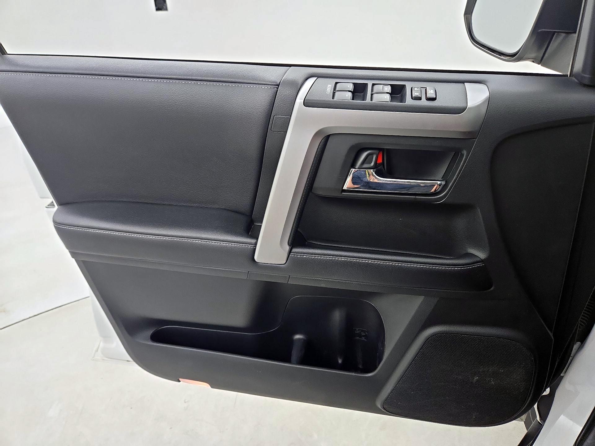 Thumbnail: 2019 Toyota 4Runner - 12
