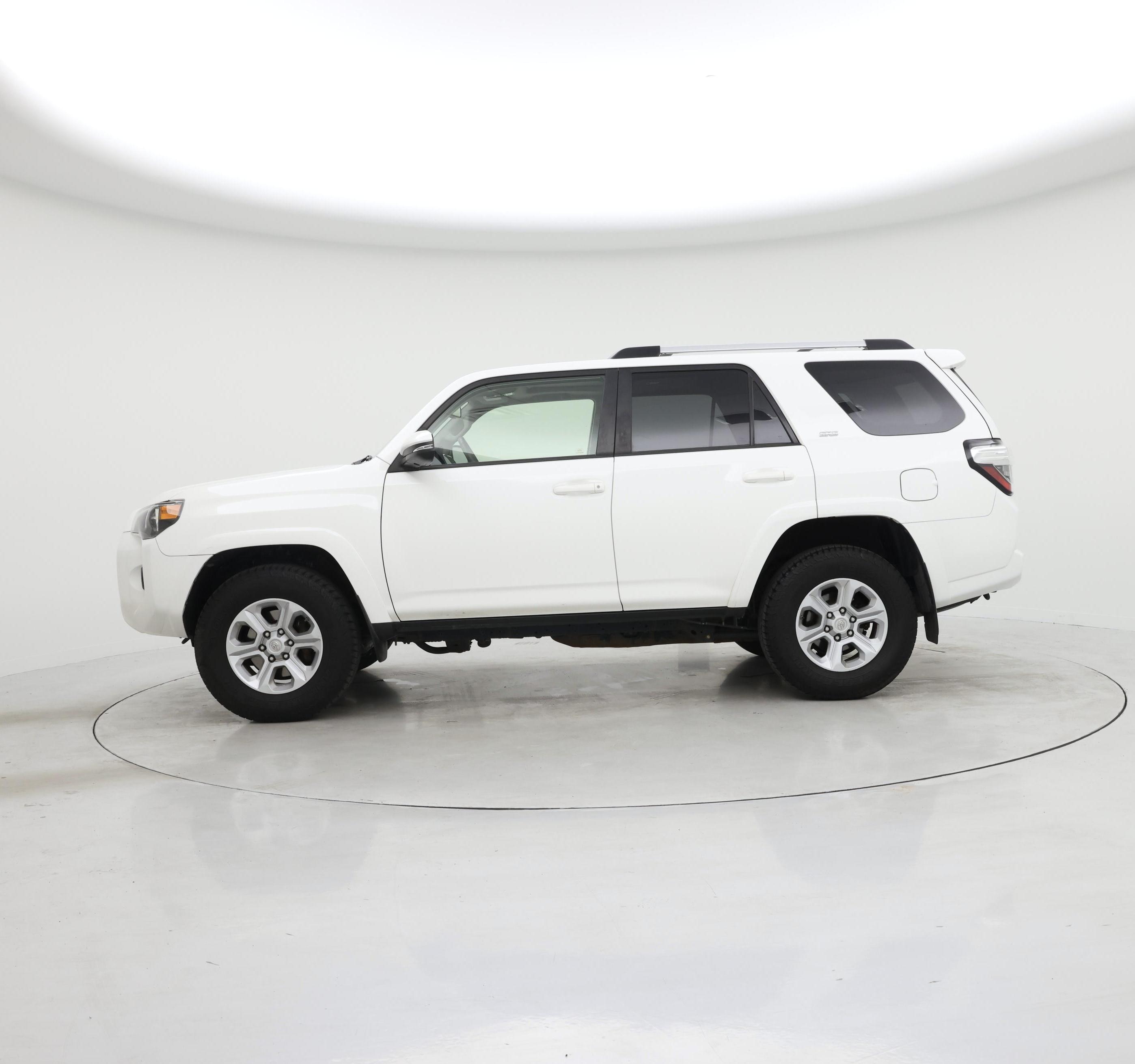 Thumbnail: 2019 Toyota 4Runner - 3