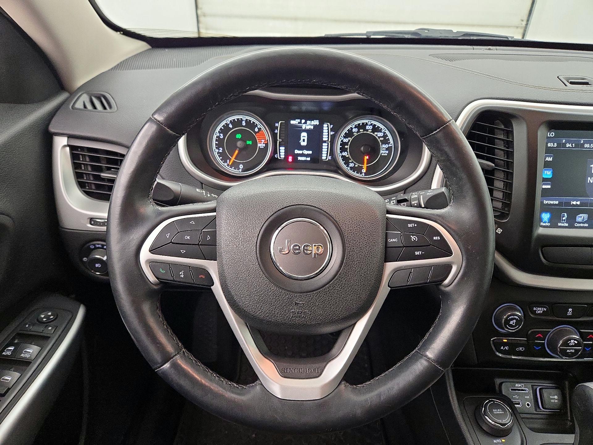 Thumbnail: 2018 Jeep Cherokee - 10