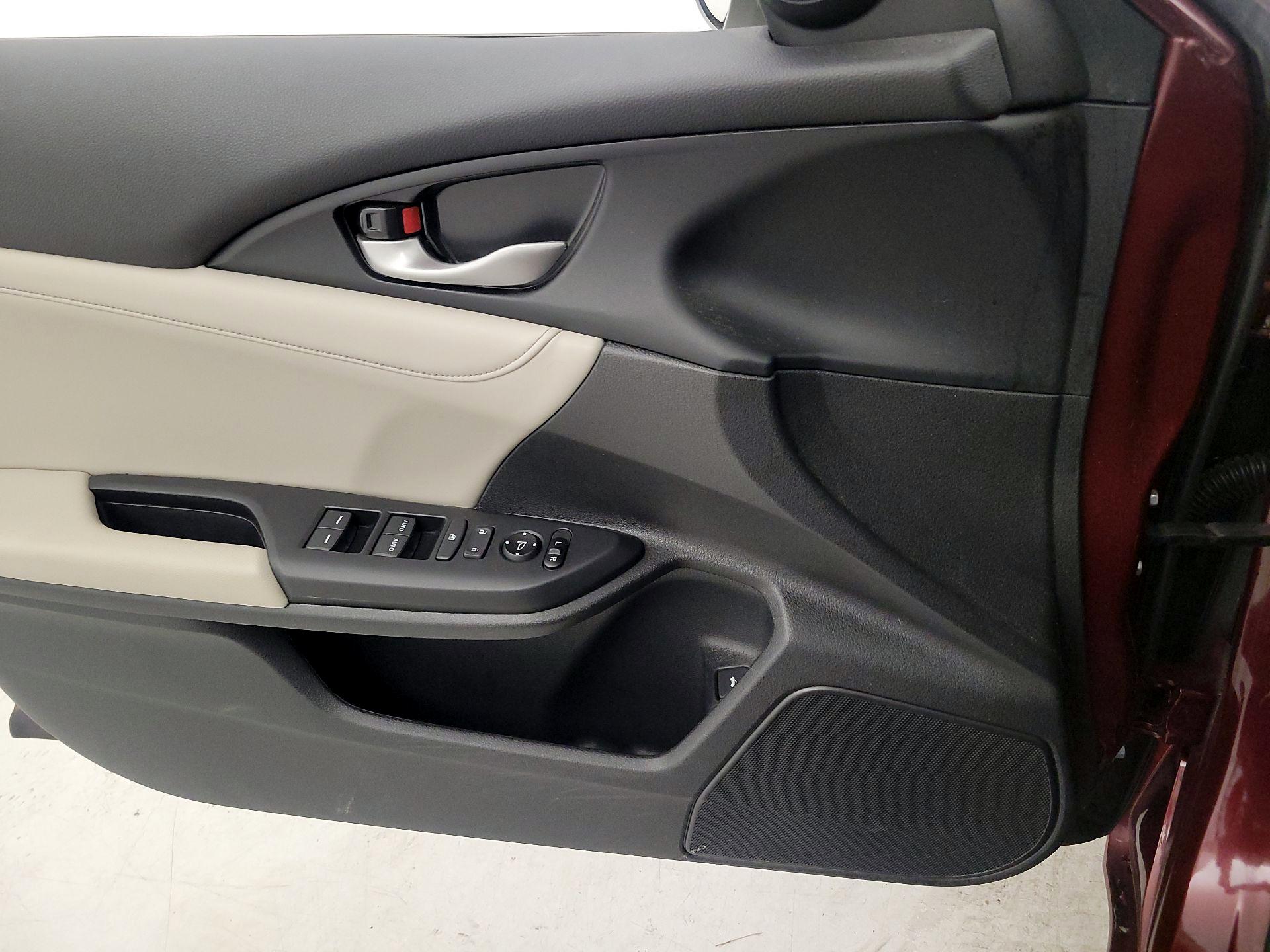 Thumbnail: 2020 Honda Insight - 12