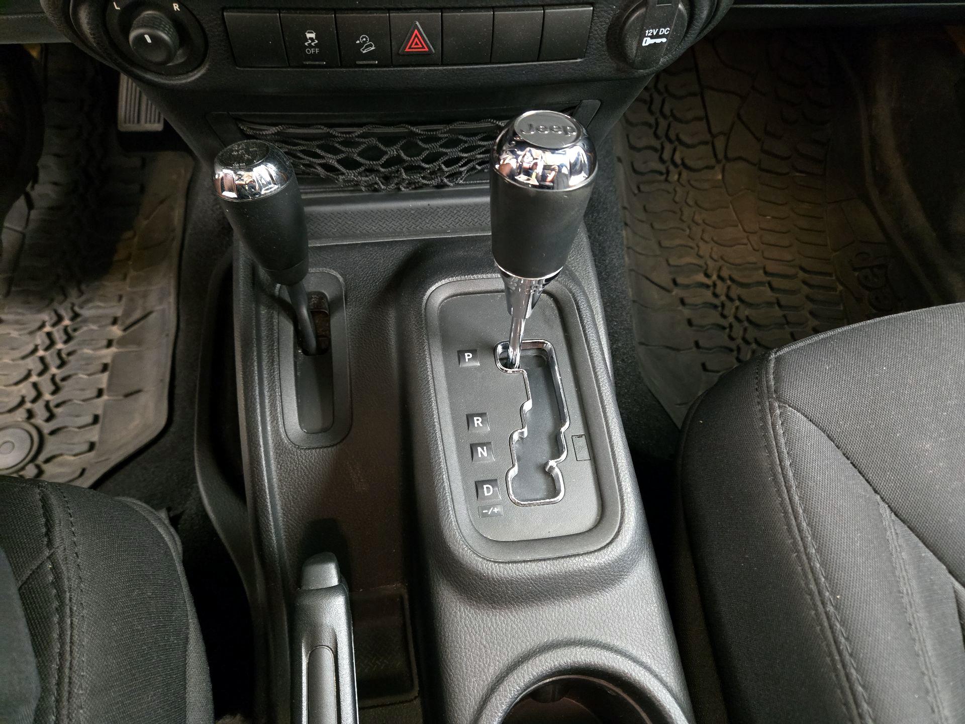 Thumbnail: 2014 Jeep Wrangler - 15