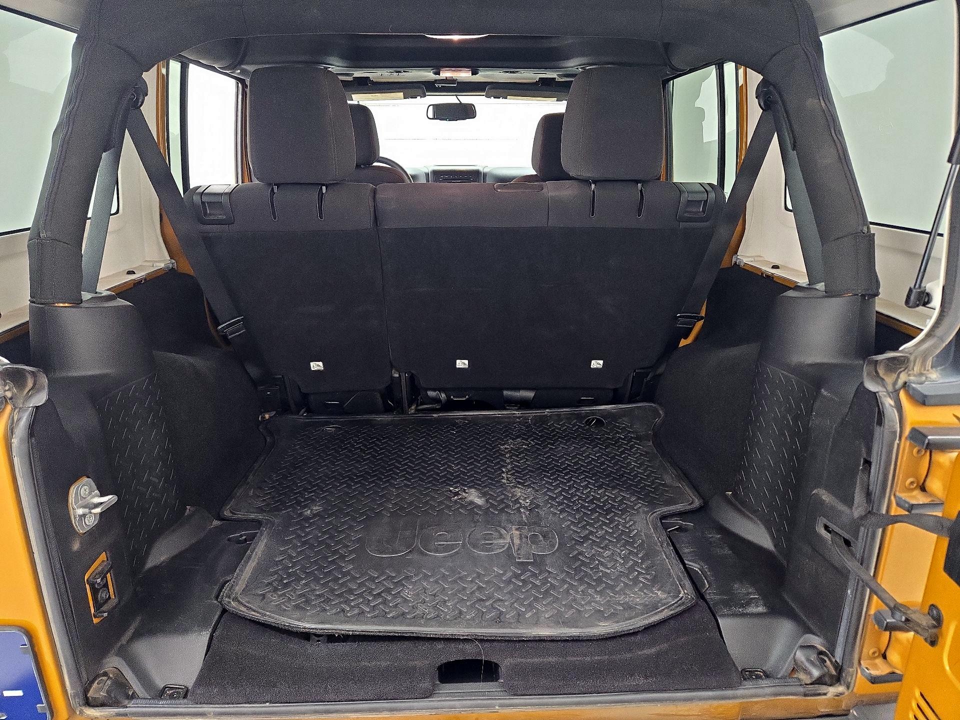 Thumbnail: 2014 Jeep Wrangler - 17