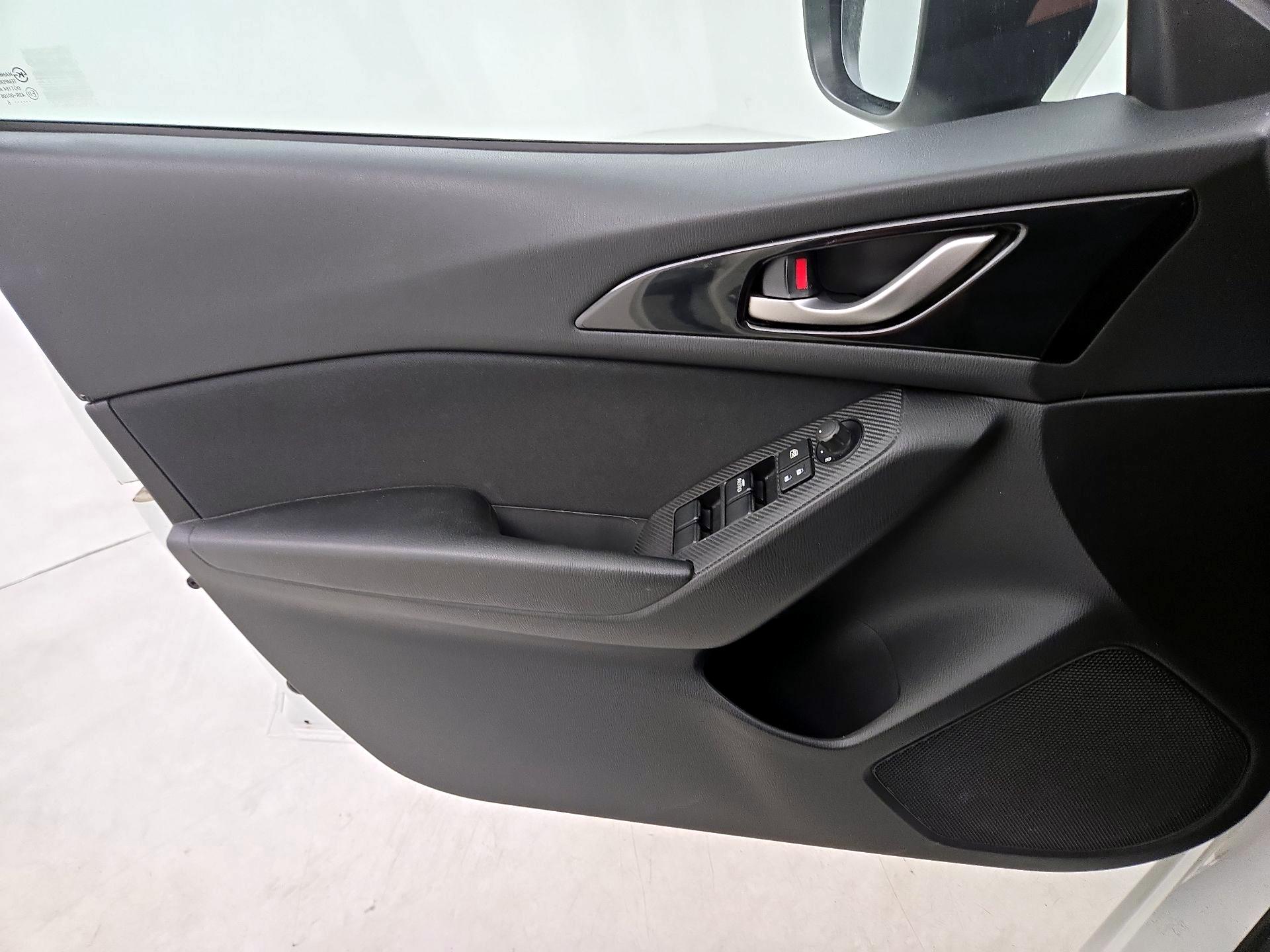 Thumbnail: 2016 Mazda Mazda3 - 12