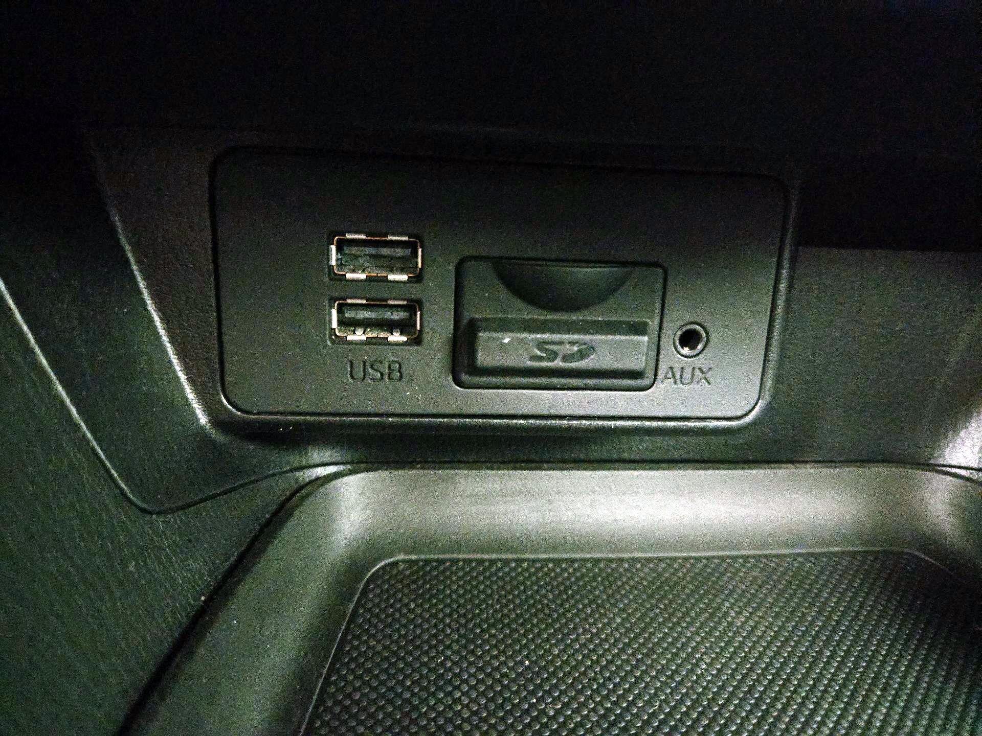 Thumbnail: 2016 Mazda Mazda3 - 18