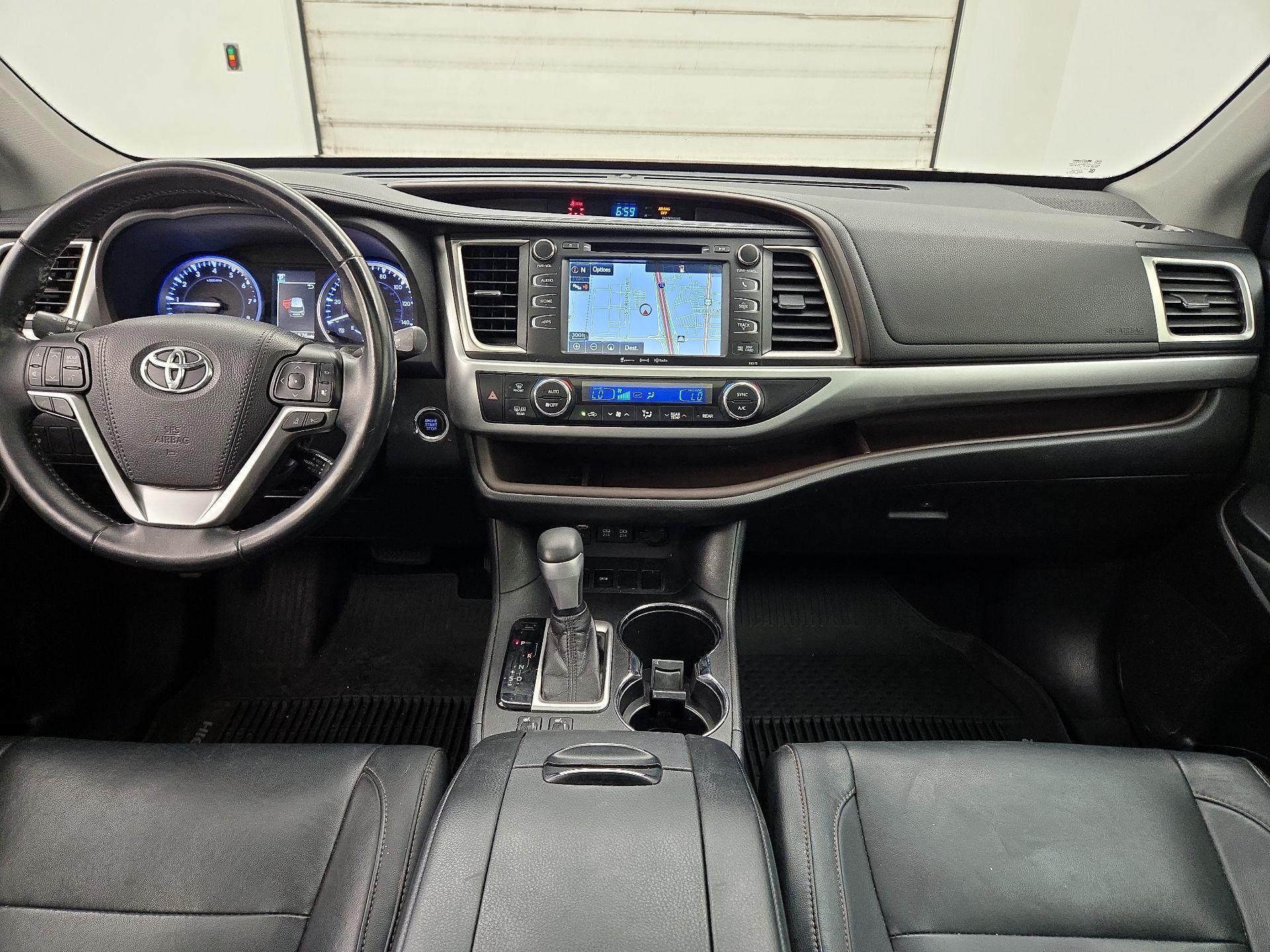 Thumbnail: 2017 Toyota Highlander - 9