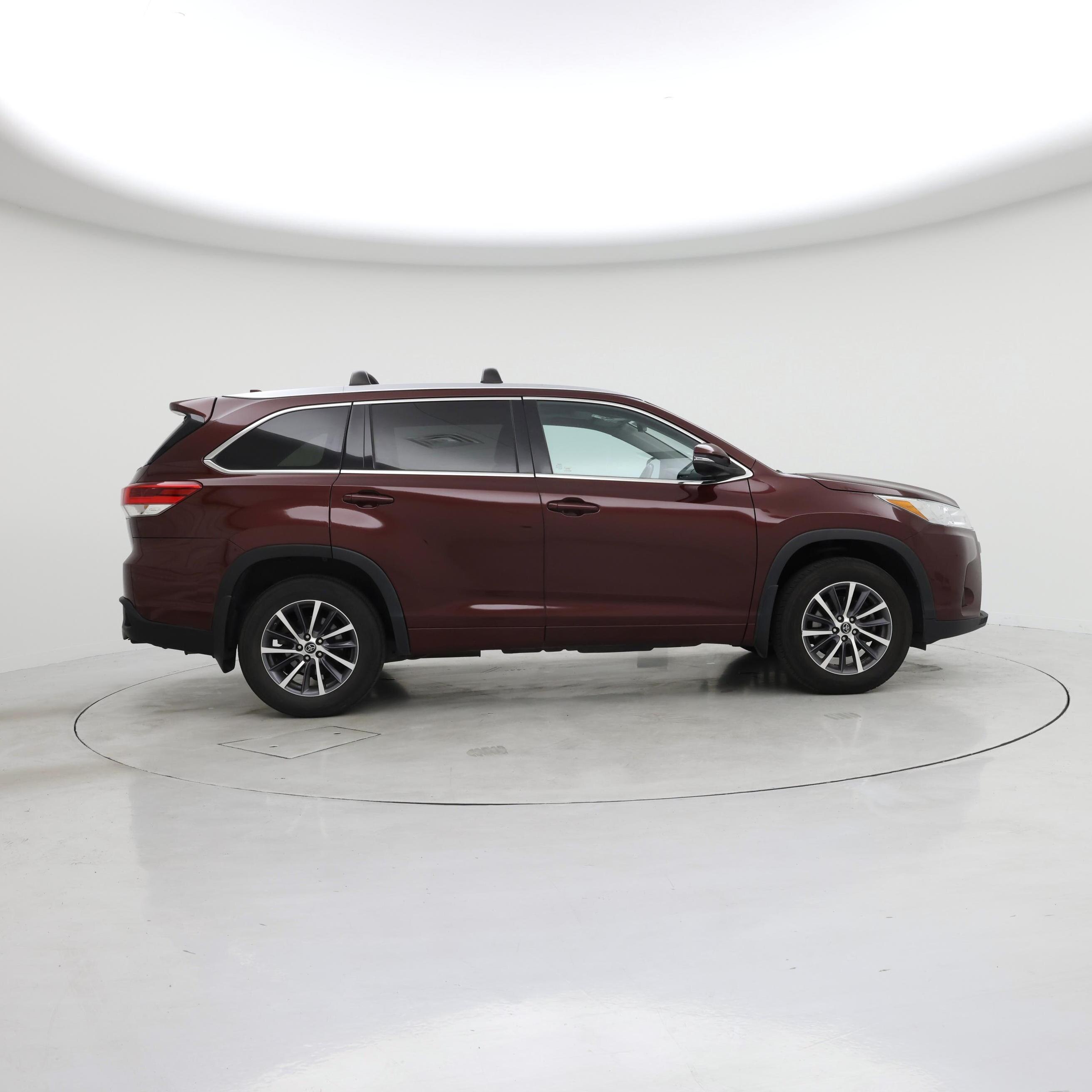 Thumbnail: 2017 Toyota Highlander - 7