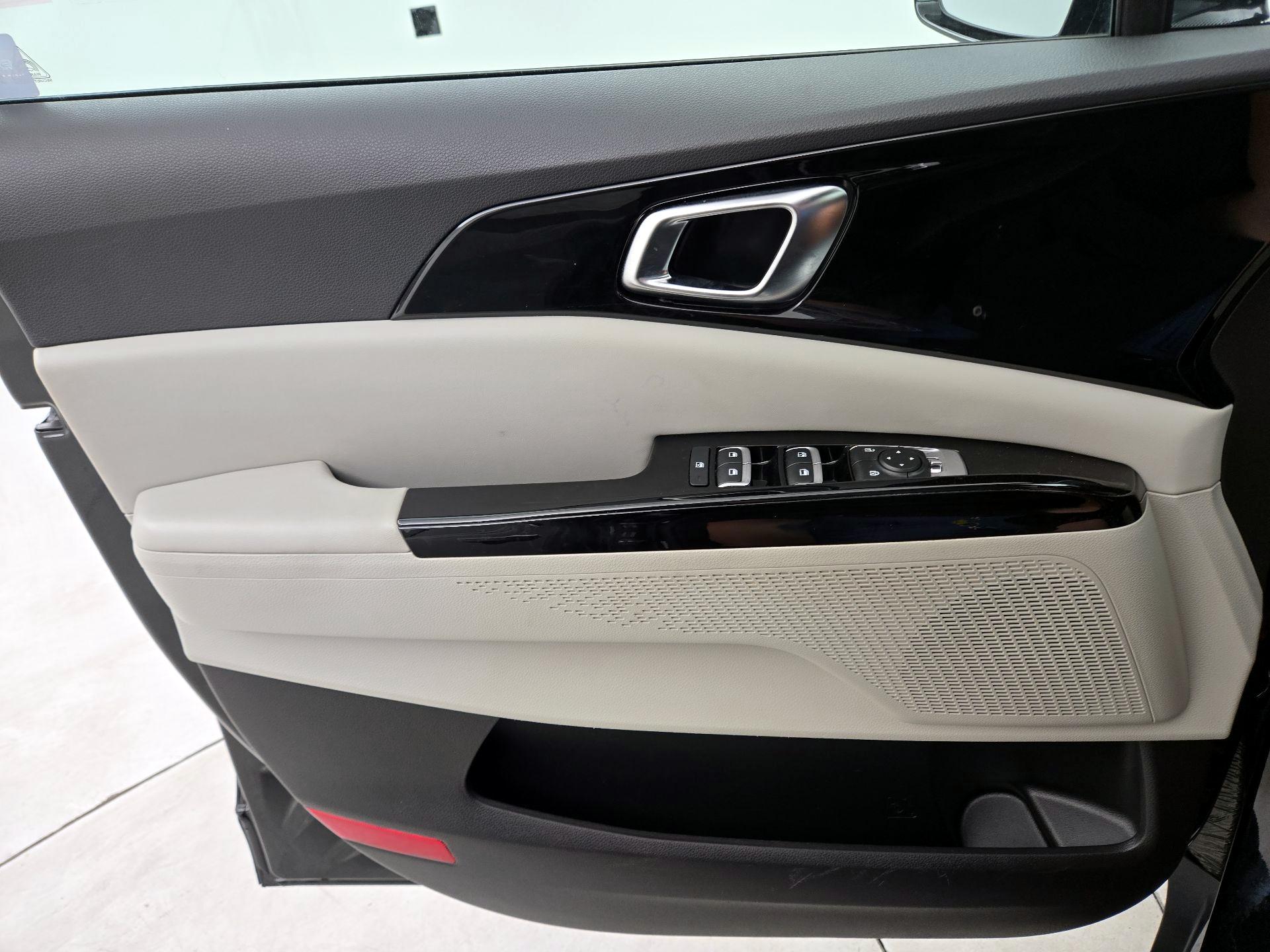 Thumbnail: 2024 Kia Carnival - 12