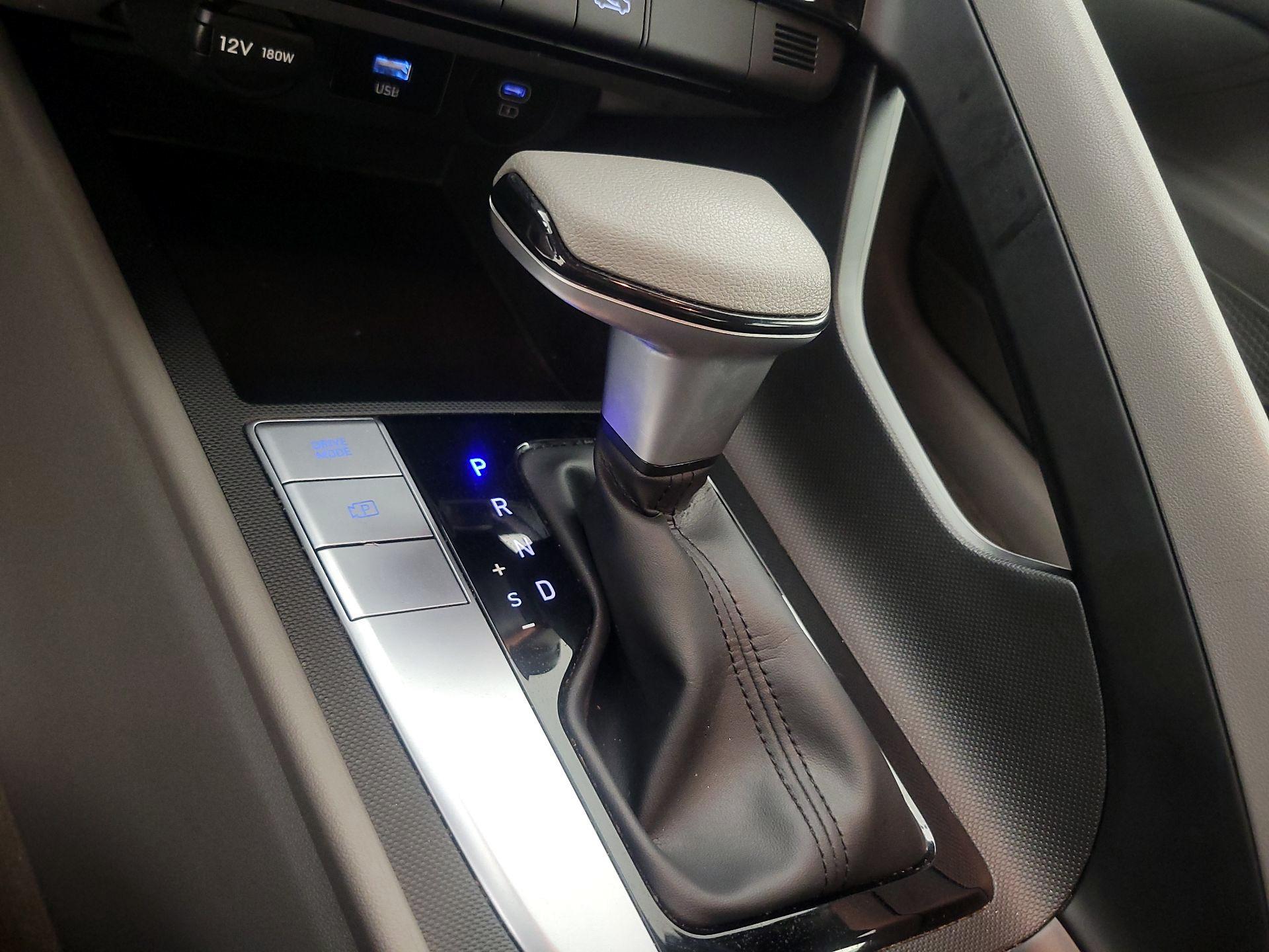 Thumbnail: 2024 Hyundai Elantra - 18