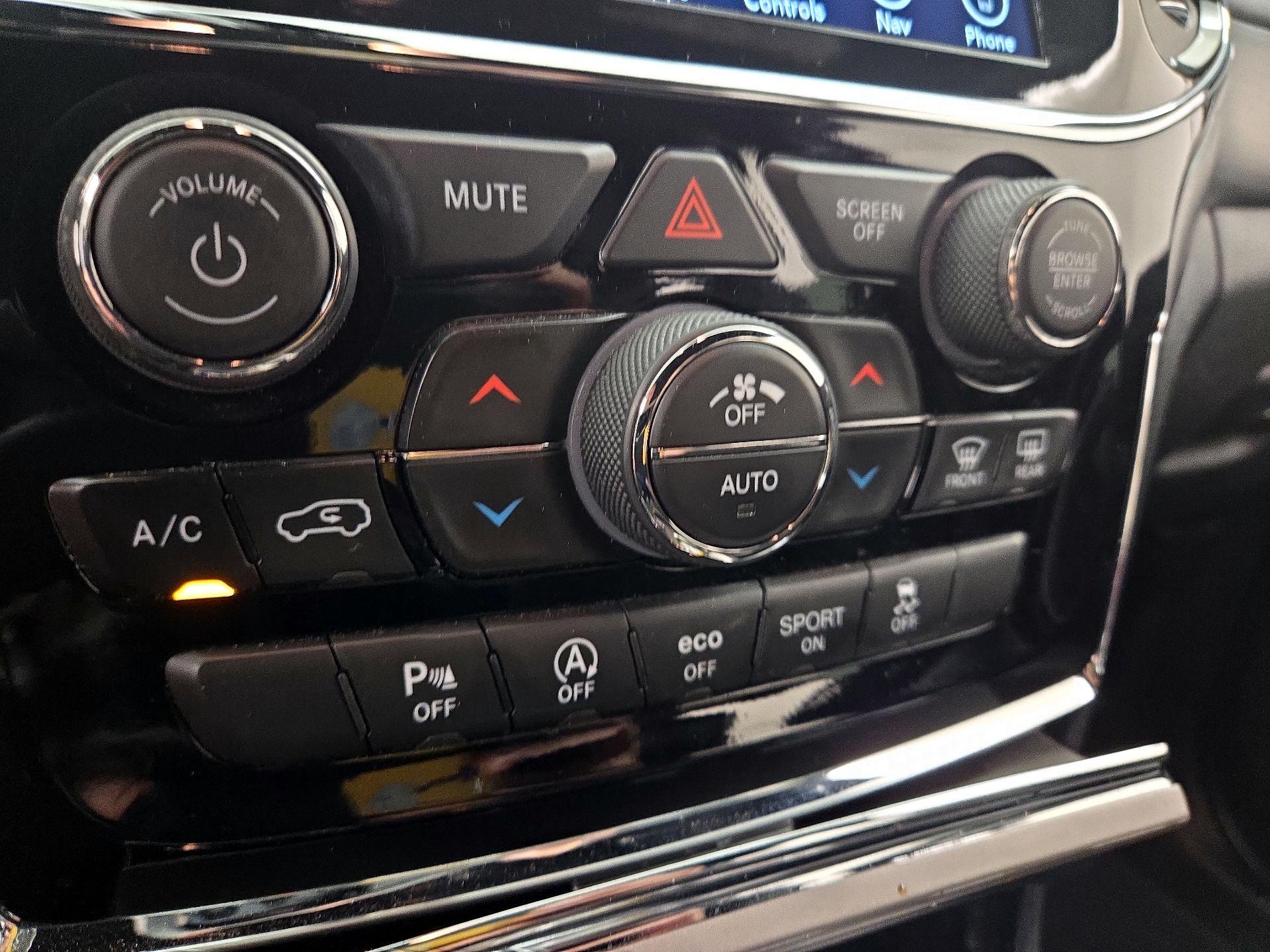 Thumbnail: 2019 Jeep Grand Cherokee - 17